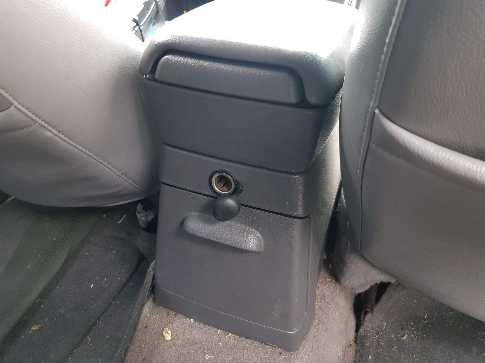 Ford Explorer - UT 2001-2005