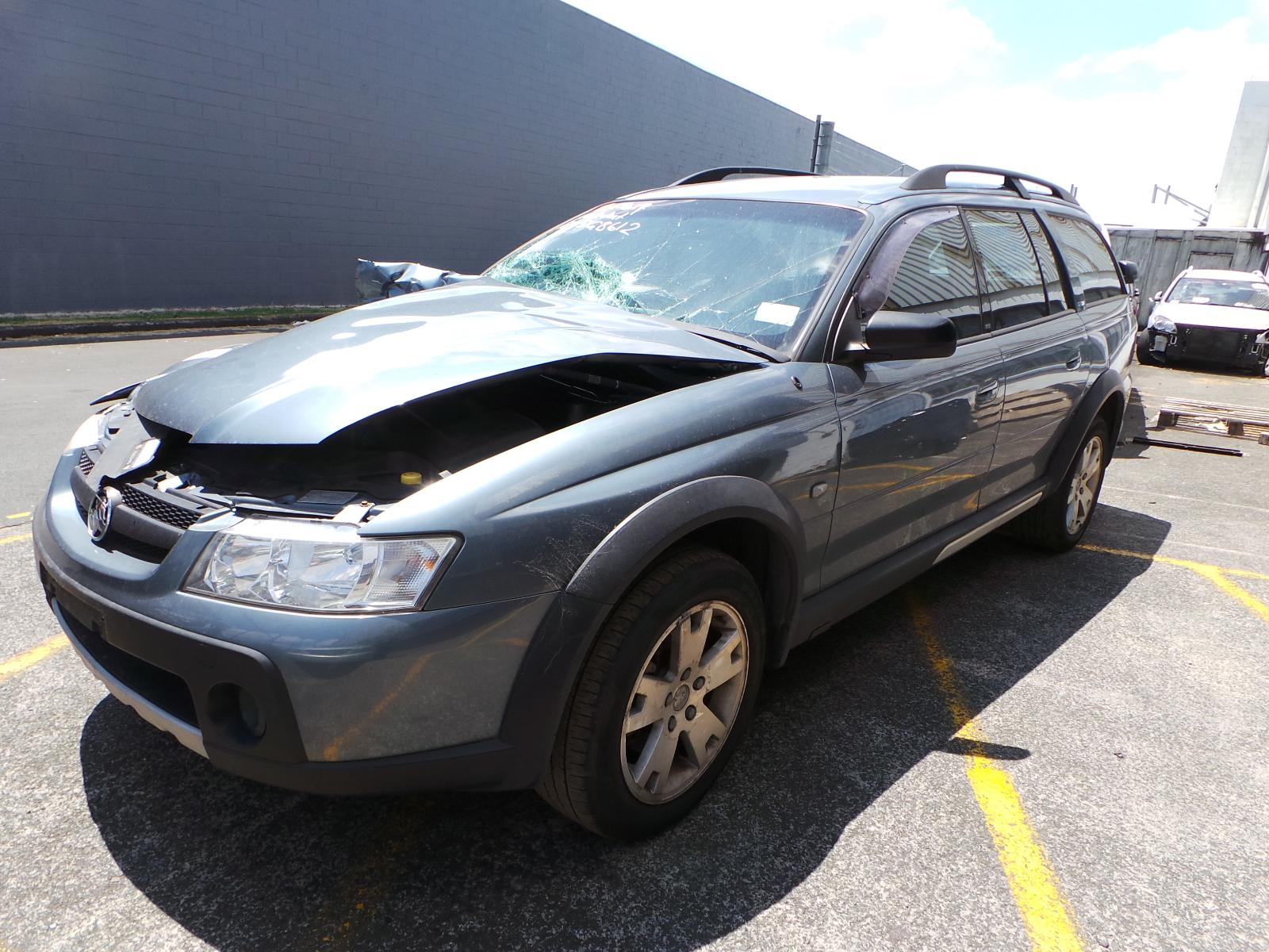 Holden Adventra - VZ 2005-2007
