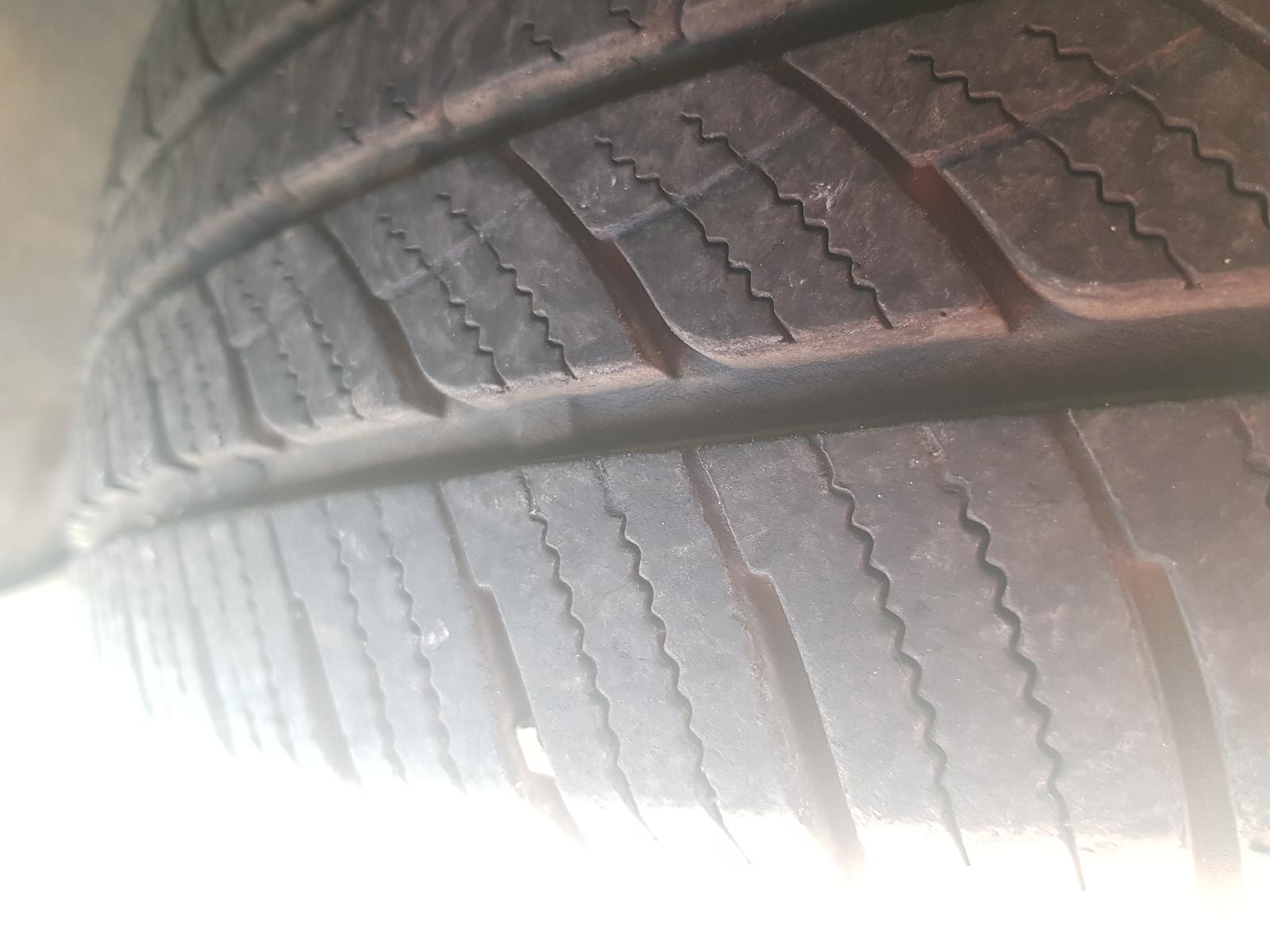 Ford Explorer - UT 2001-2005