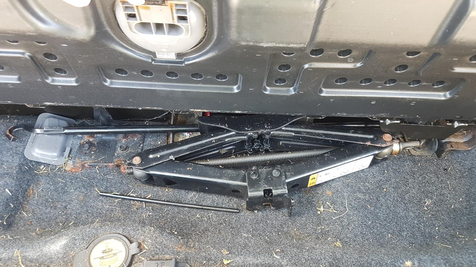 Ford Explorer - UT 2001-2005