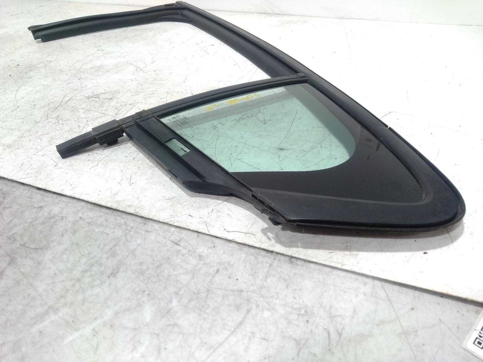 Left_Rear_1q_Door_Glass