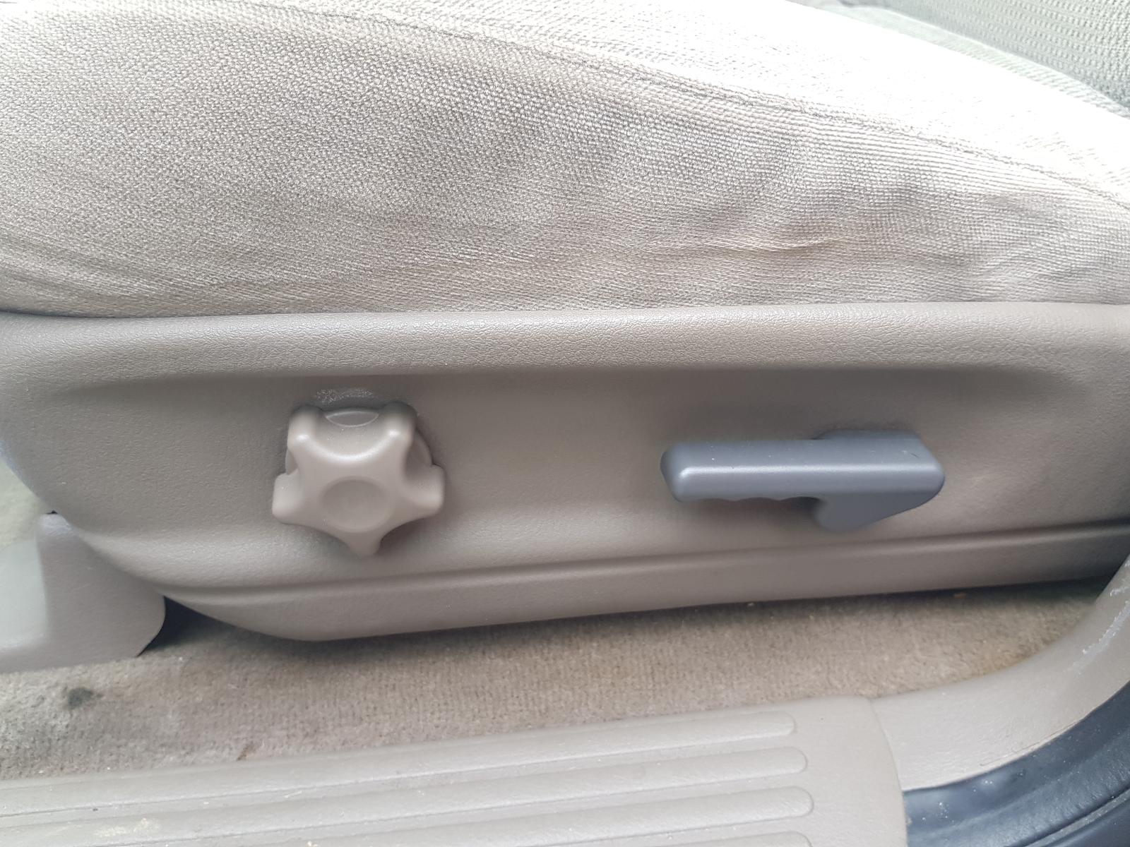 Ford Explorer - UT 2001-2005