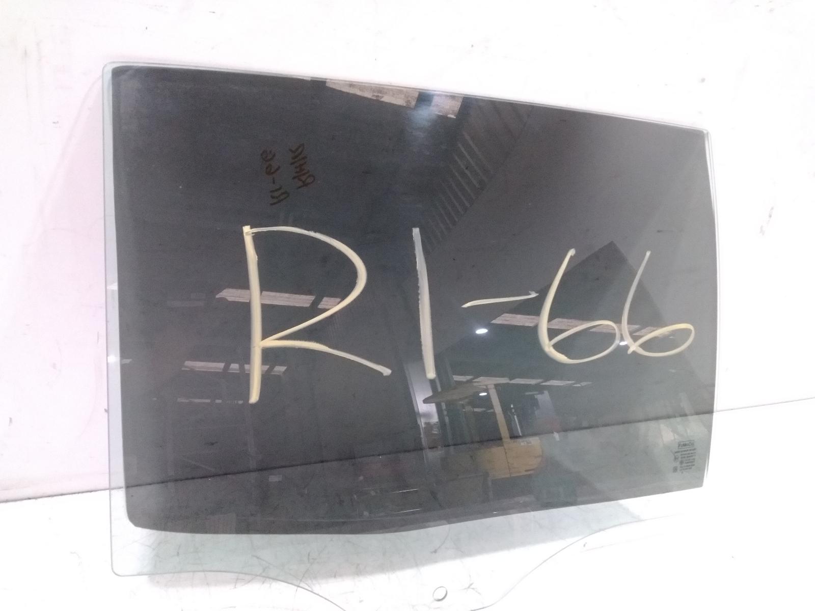 Right_Rear_Door_Window