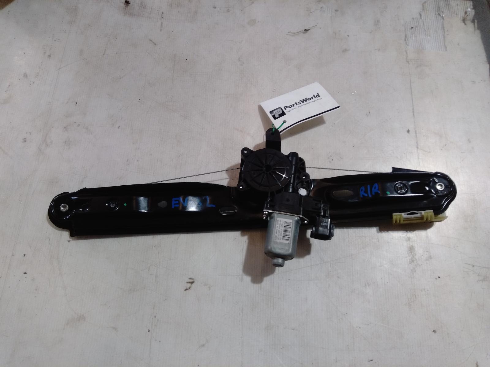 Right Rear Wnd Reg Motor