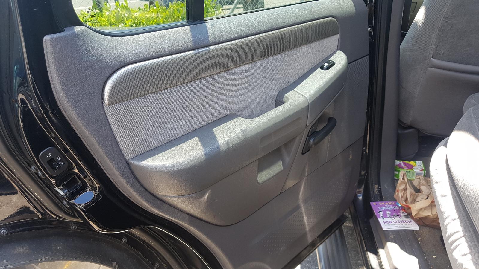 Ford Explorer - UT 2001-2005