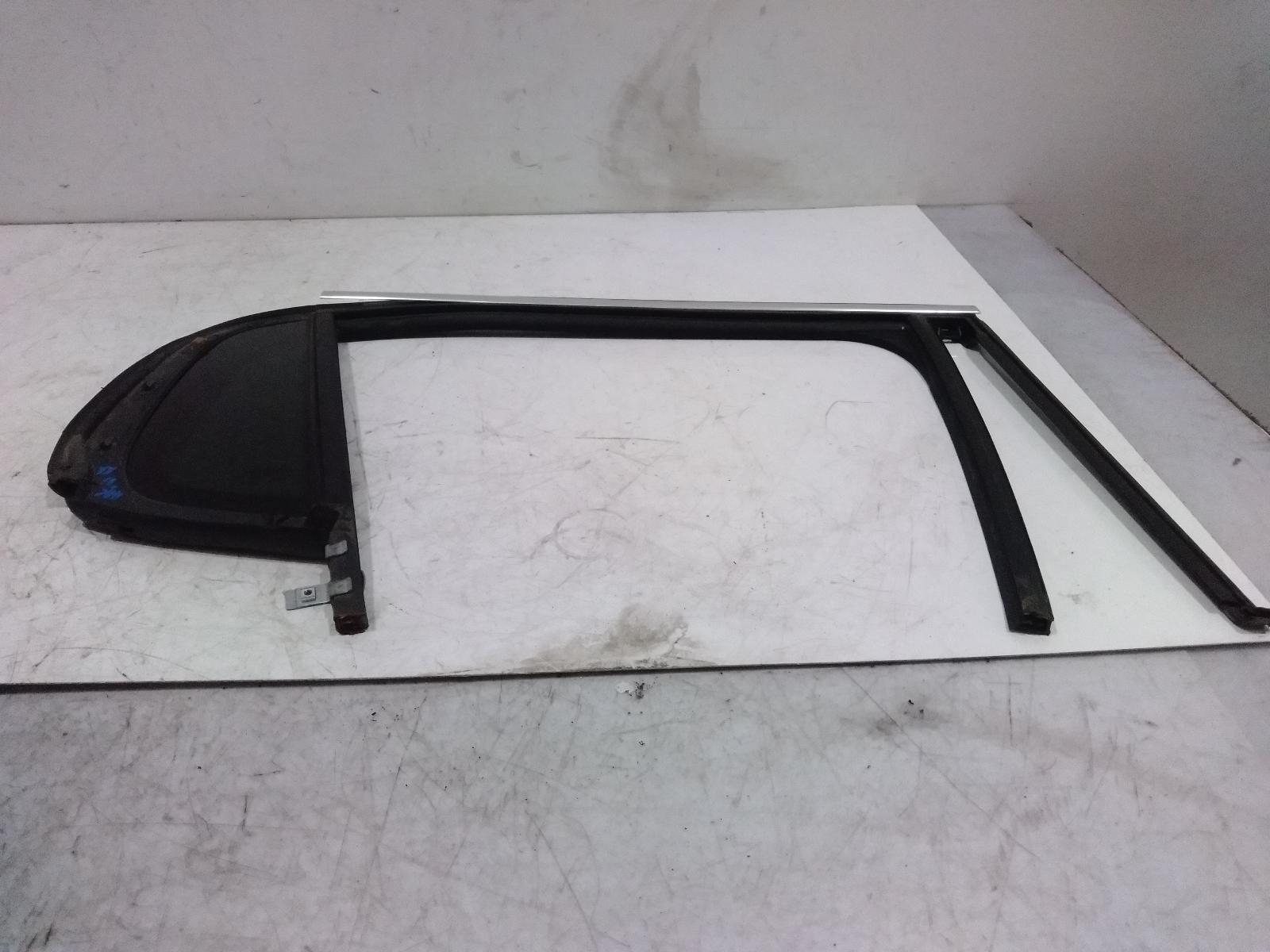 Right_Rear_1q_Door_Glass