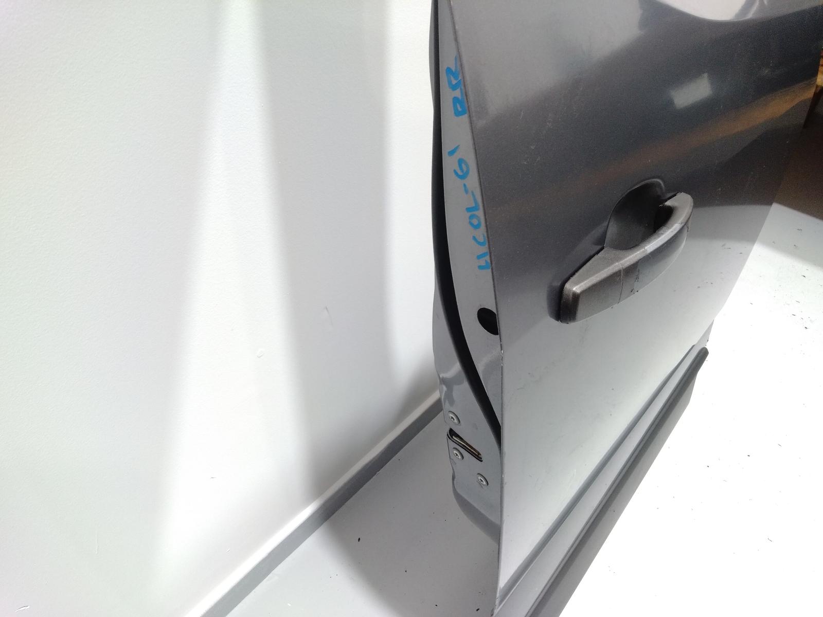 Right_Rear_Door_Sliding