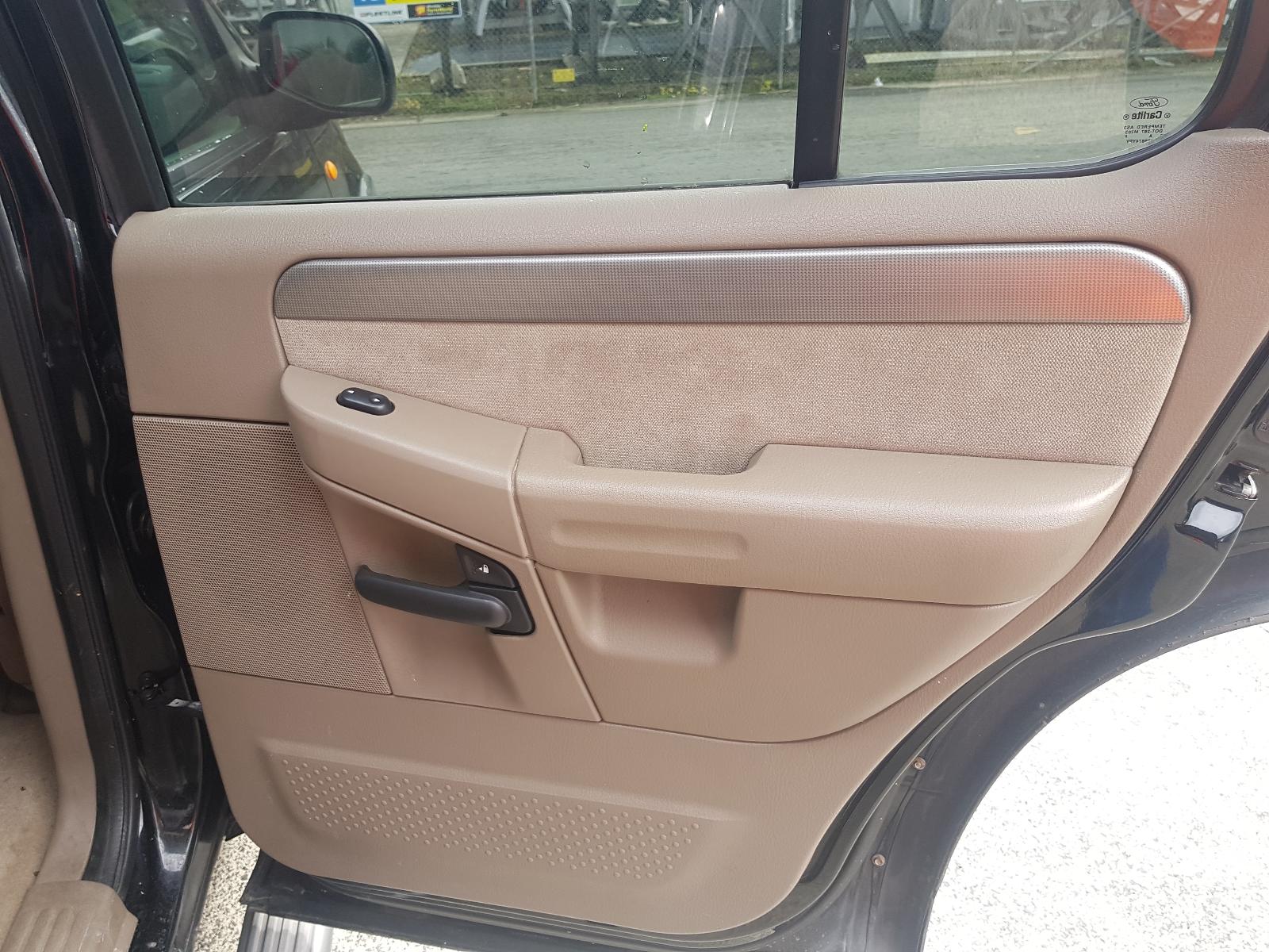 Ford Explorer - UT 2001-2005