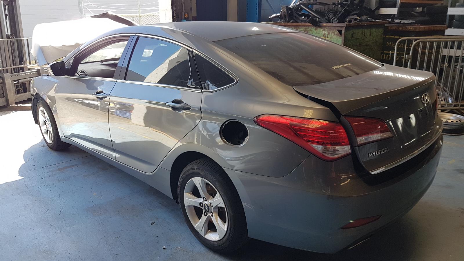 Hyundai i45 - 2010-2013