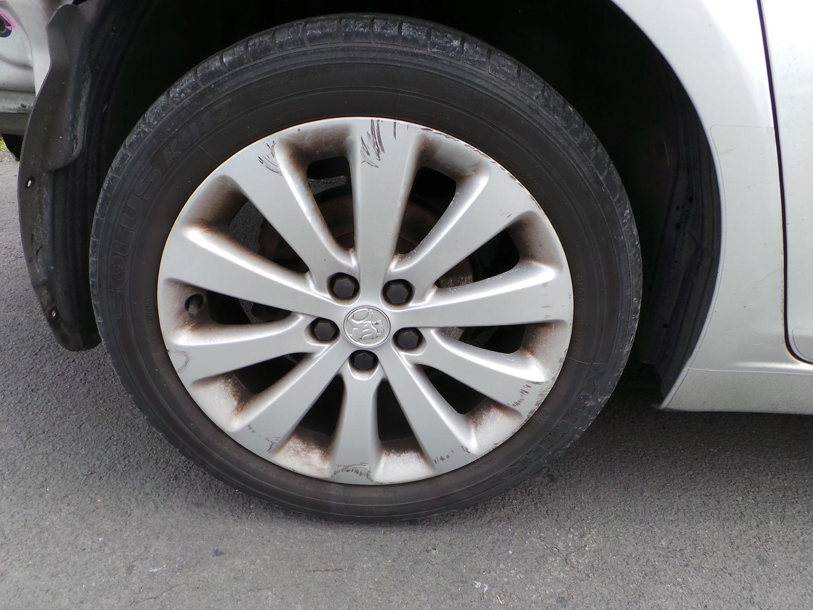 Holden Cruze - 2009-Present