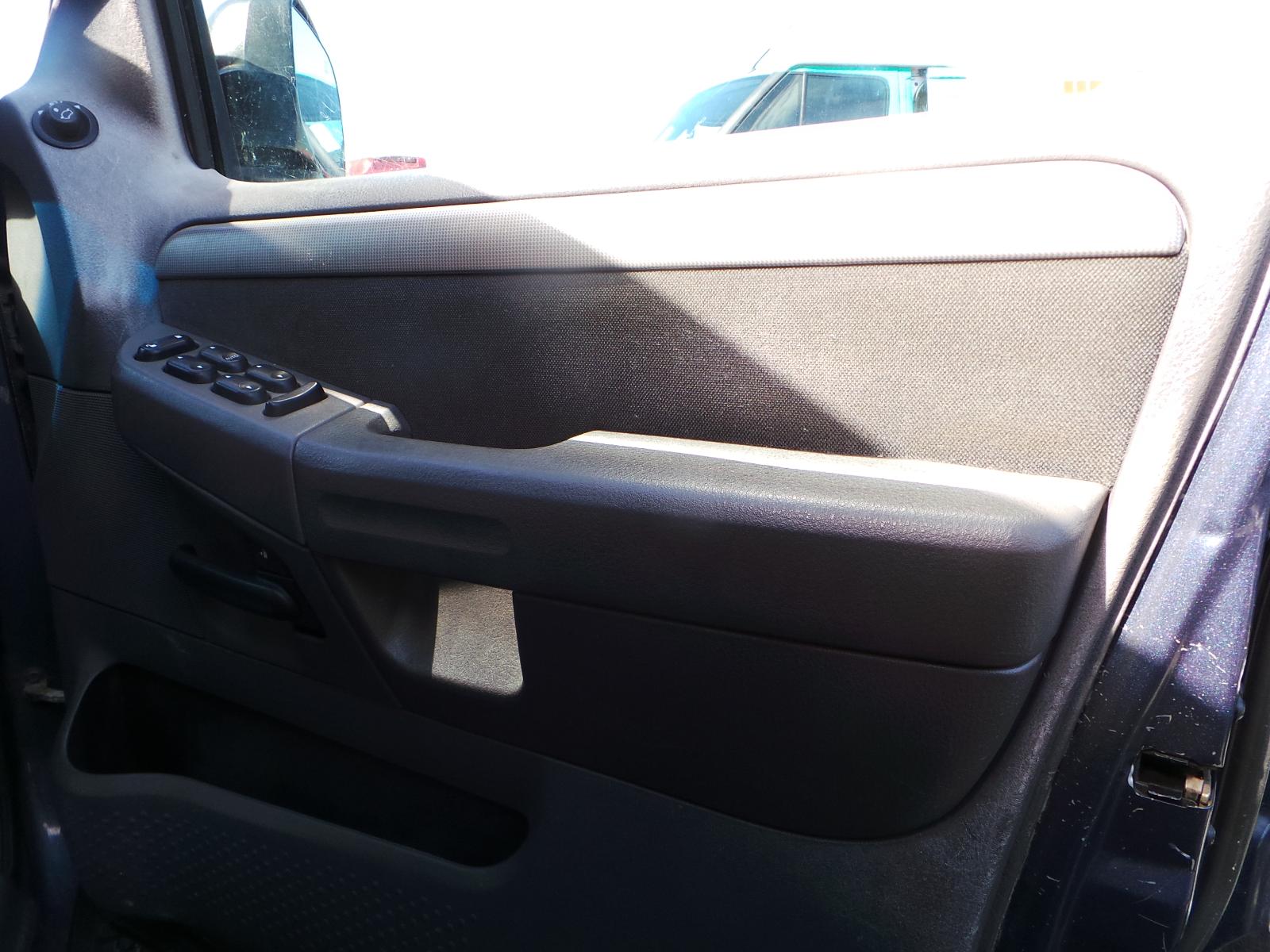 Ford Explorer - UT 2001-2005