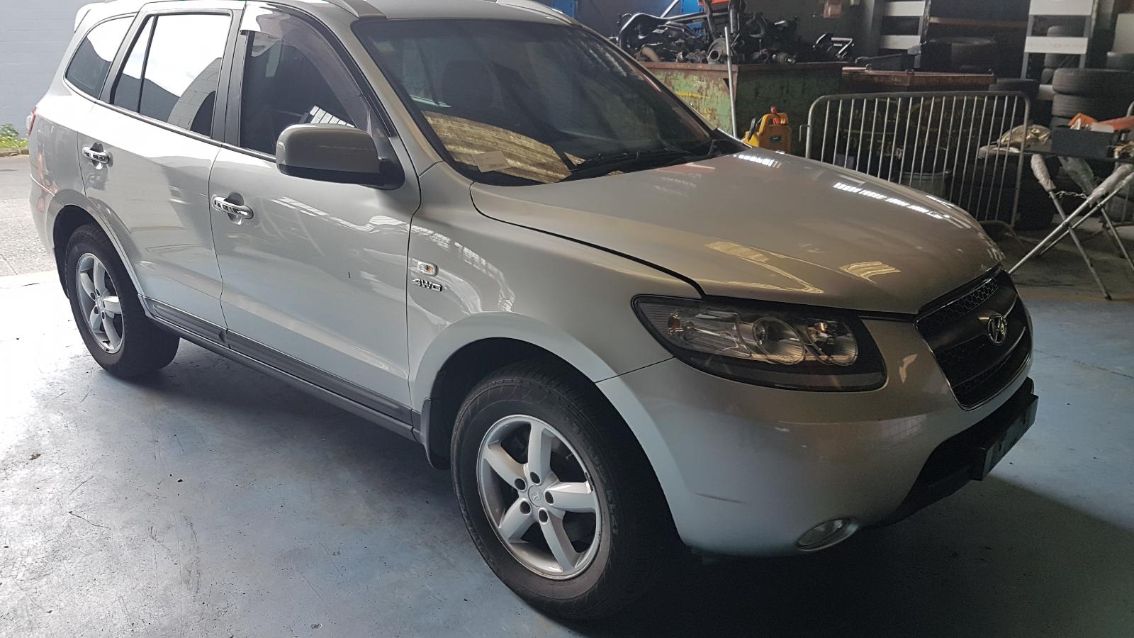 Hyundai Santa Fe - 2006-2012