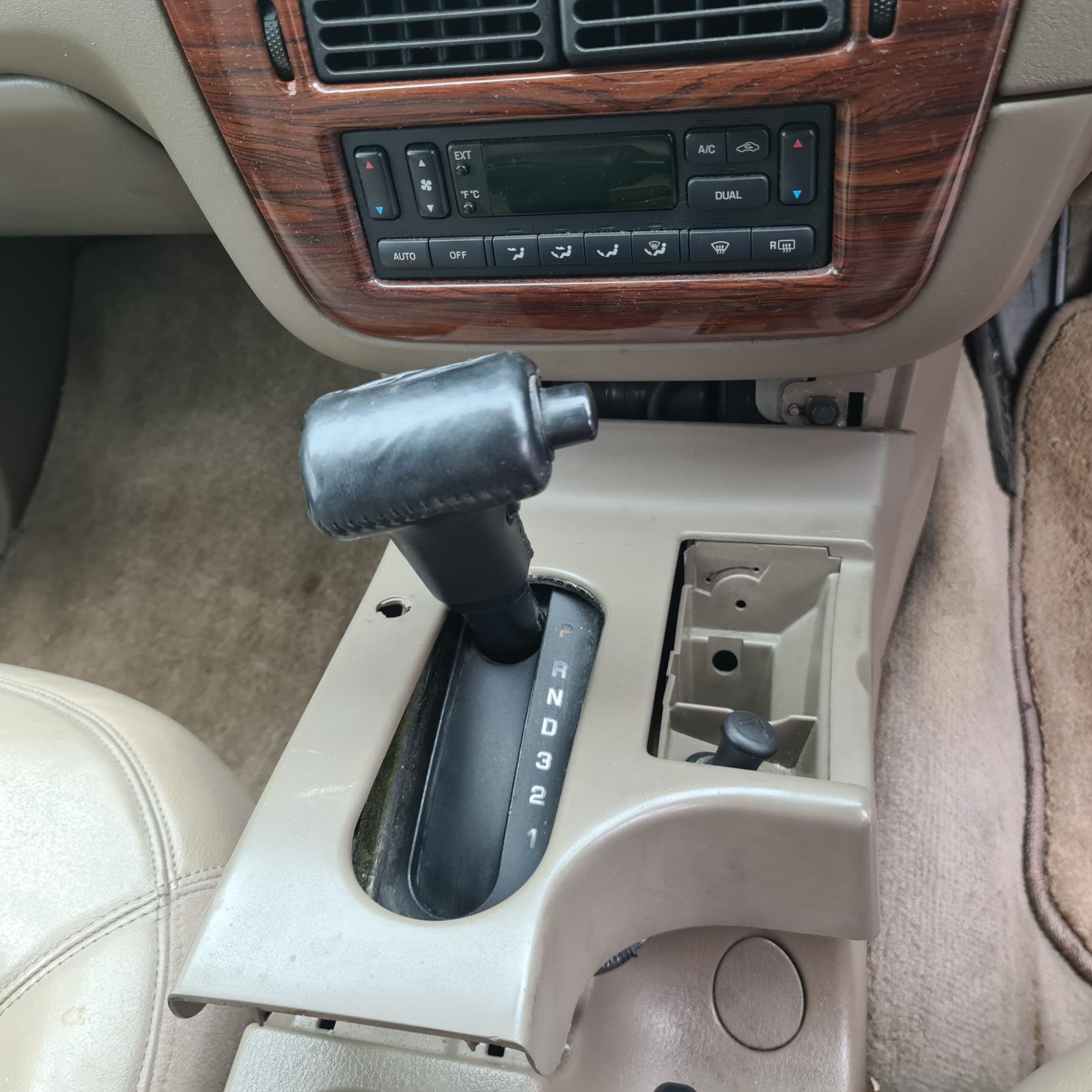 Ford Explorer - UT 2005-2007