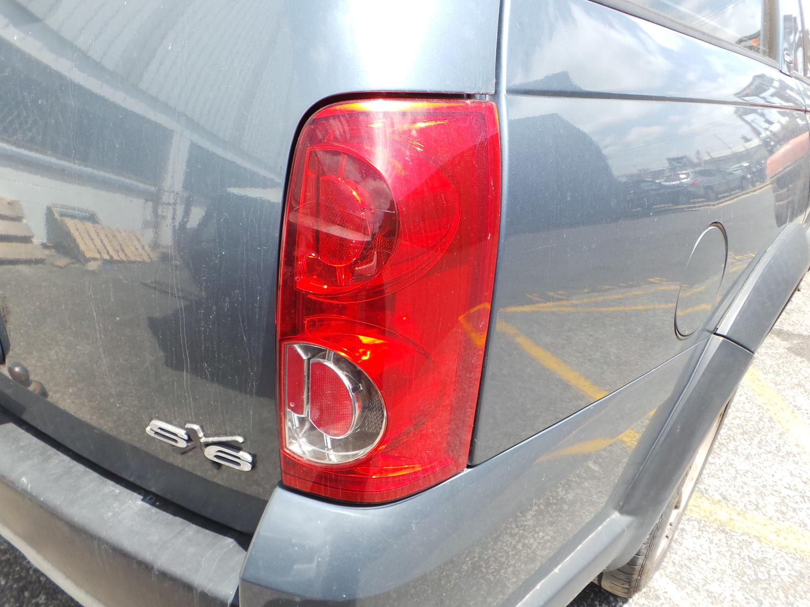 Holden Adventra - VZ 2005-2007