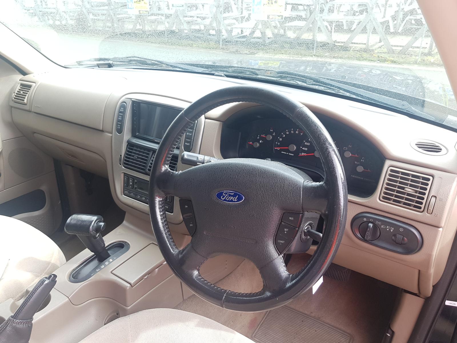 Ford Explorer - UT 2001-2005