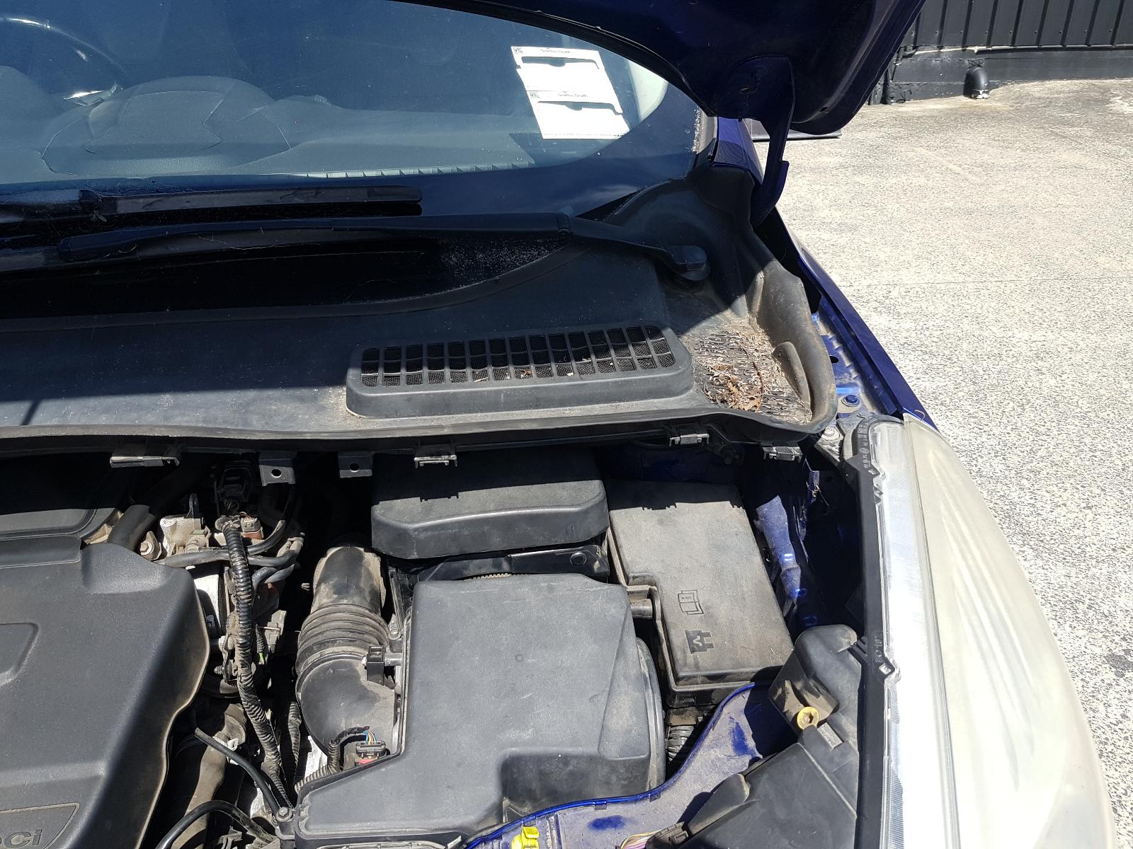 Ford Kuga - TE 2012-2013