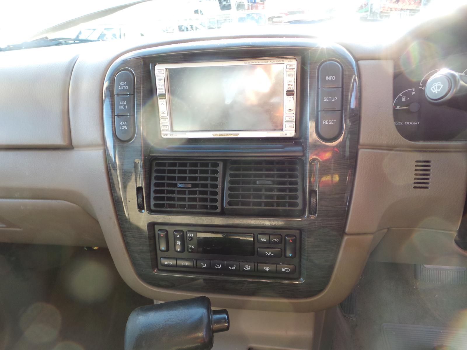 Ford Explorer - UT 2001-2005