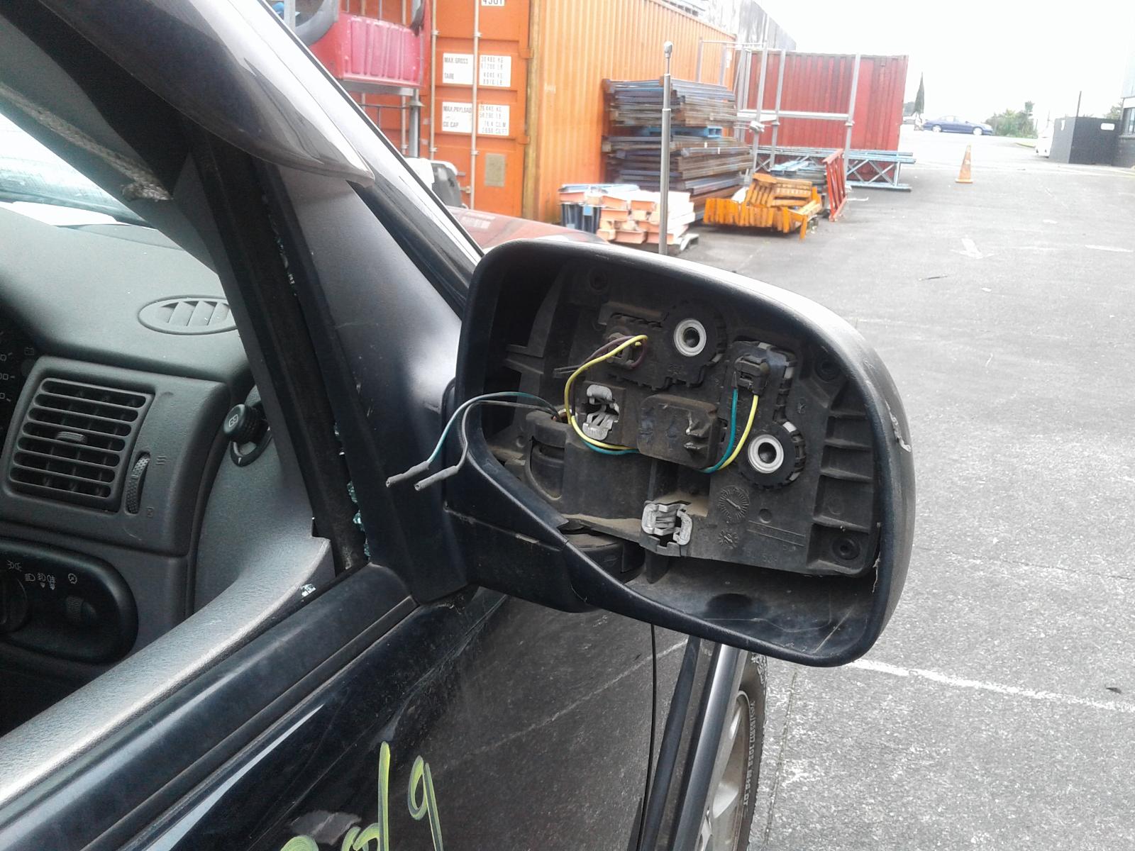 Ford Explorer - UT 2001-2005