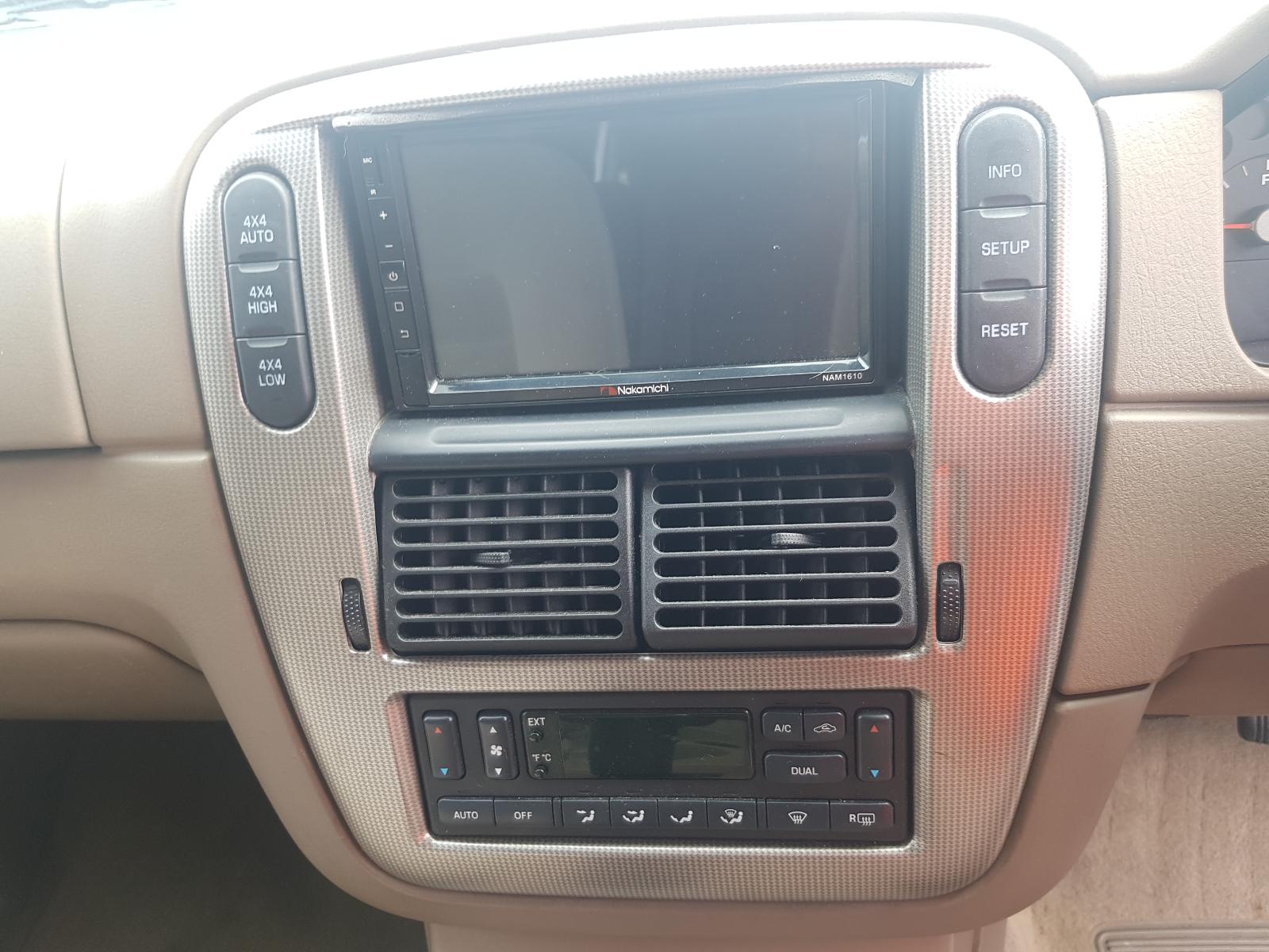 Ford Explorer - UT 2001-2005