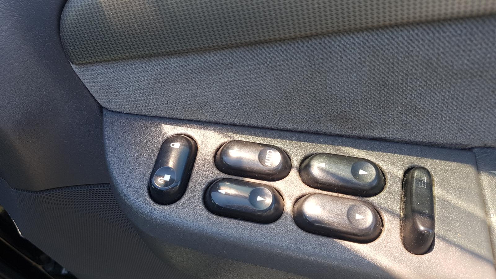 Ford Explorer - UT 2001-2005