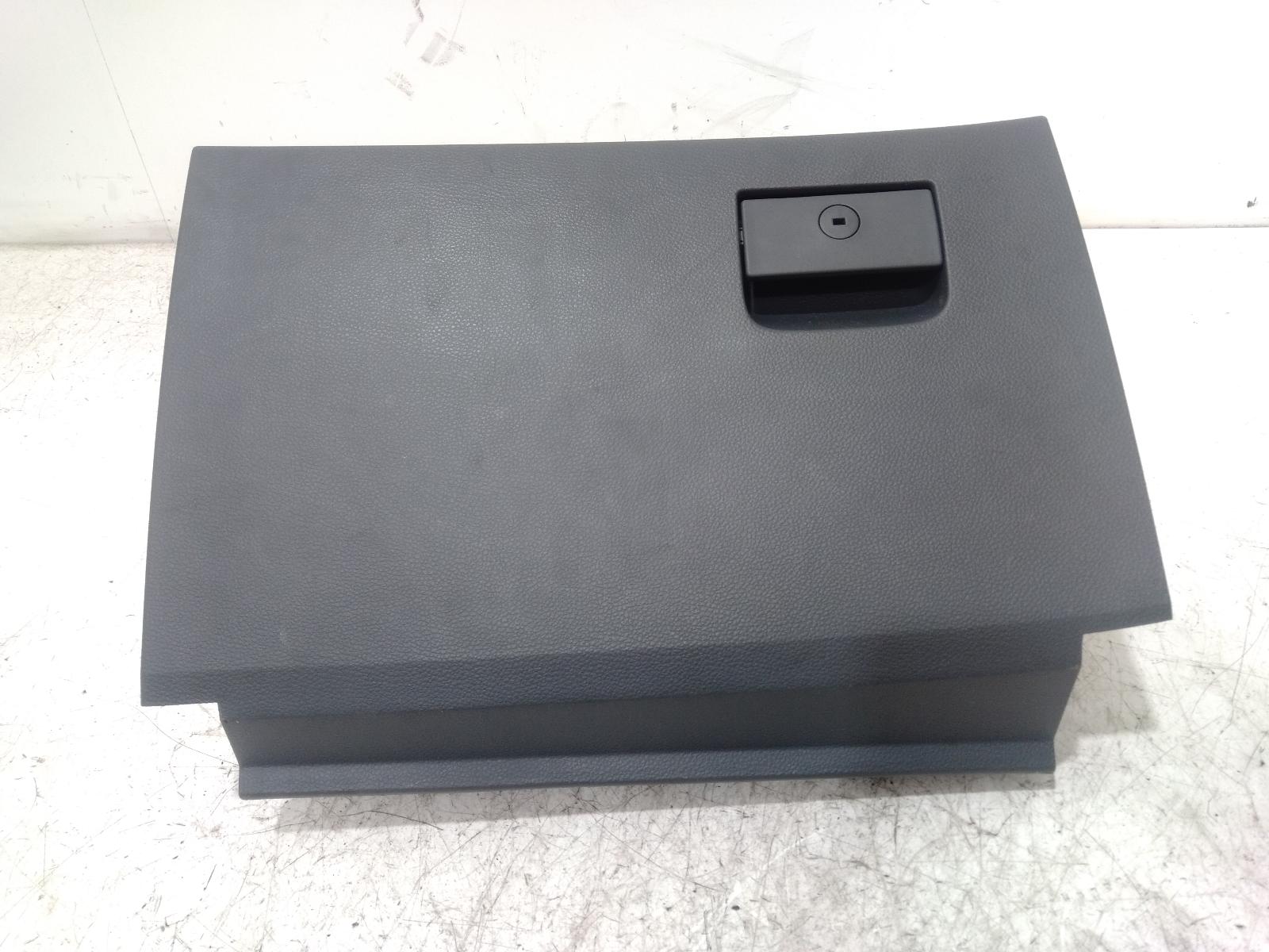 Glove_Box