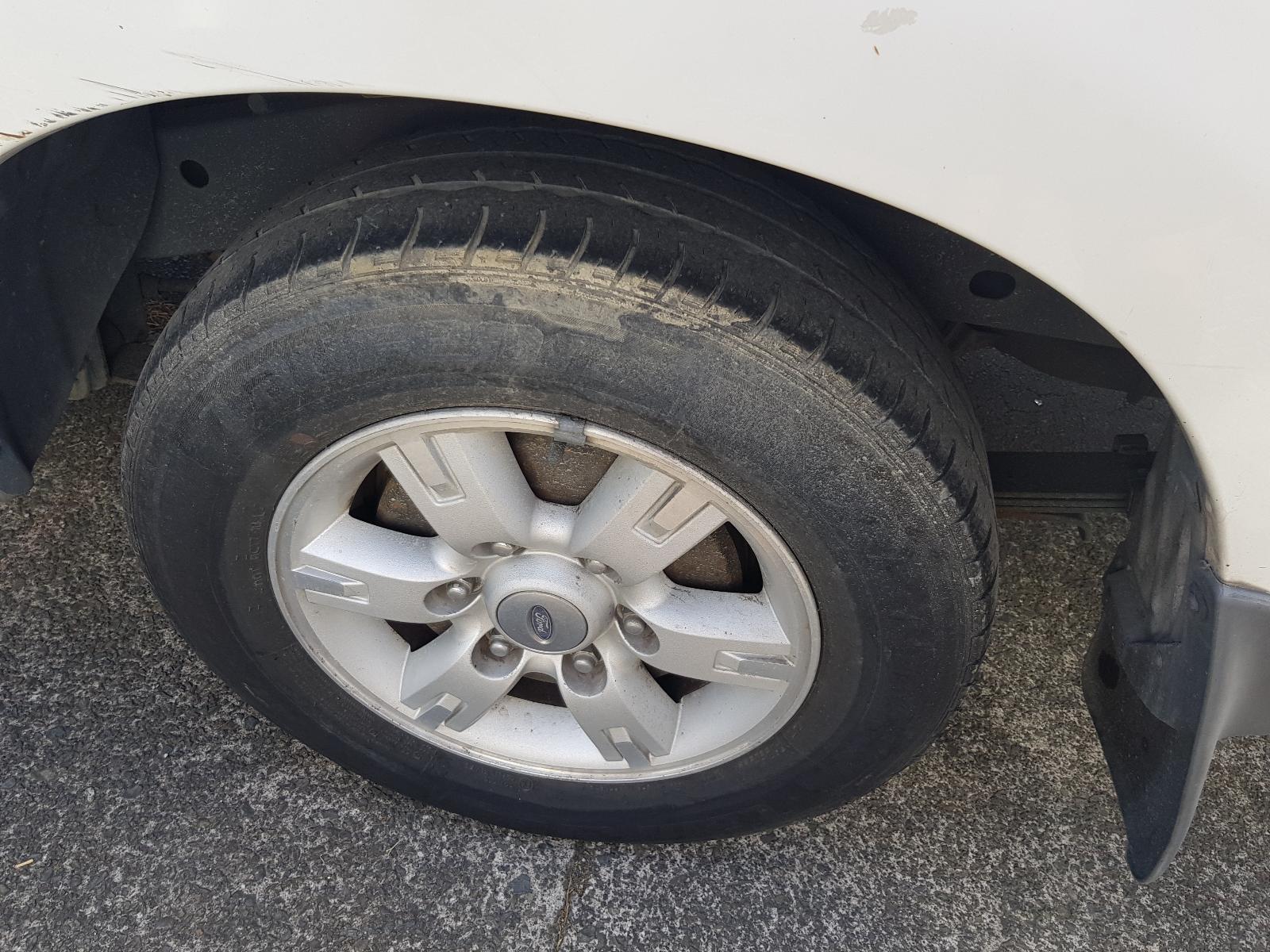 Ford Courier - UT 2005-2006