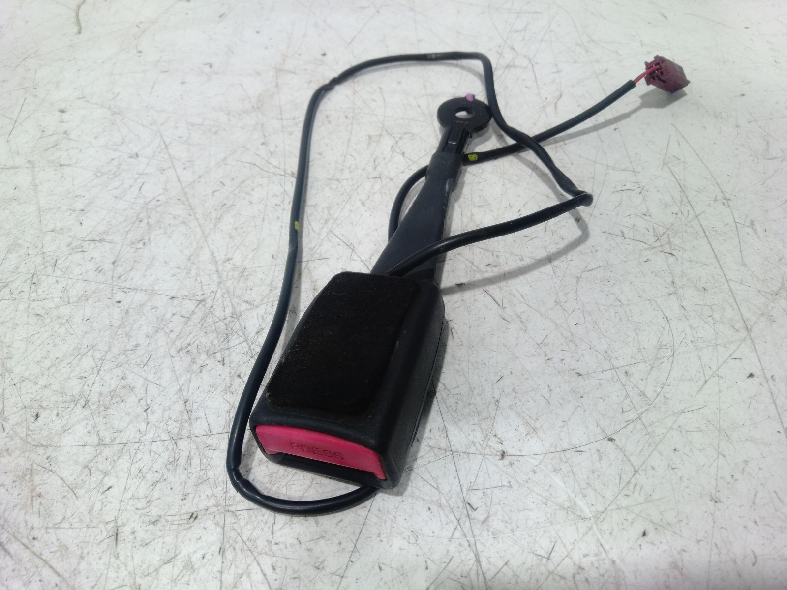Seat_Belt_Stalk