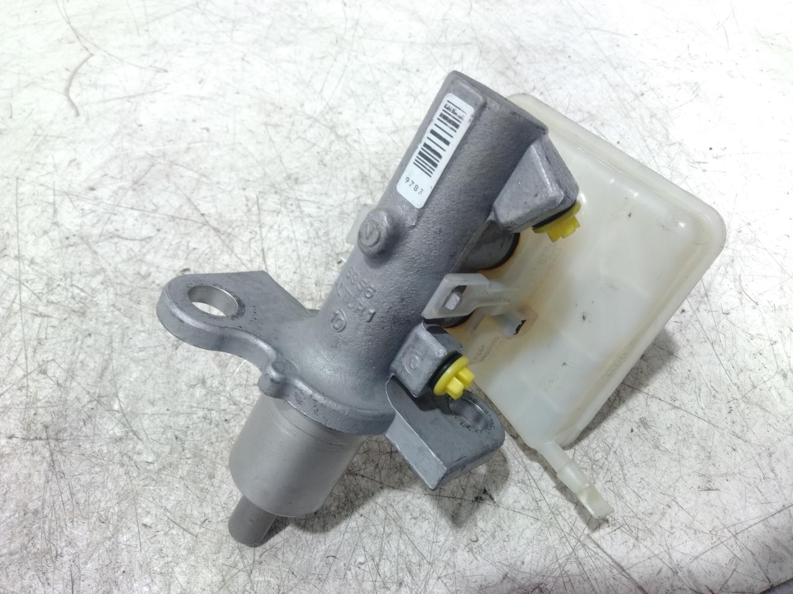 Master_Cylinder