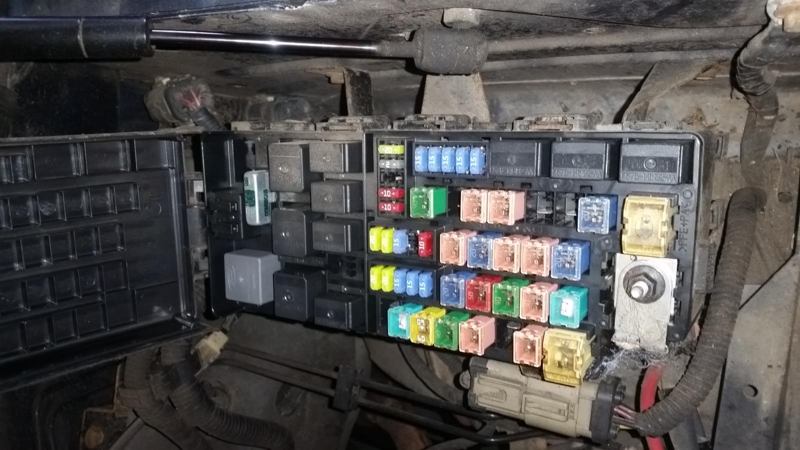 Ford Explorer - UT 2001-2005