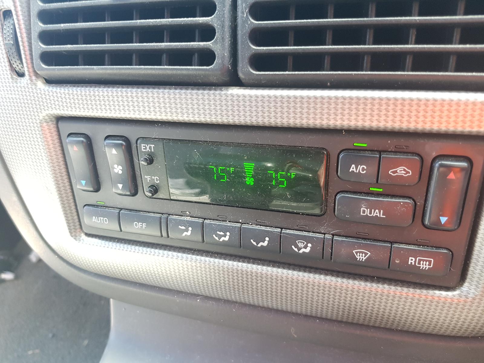 Ford Explorer - UT 2001-2005