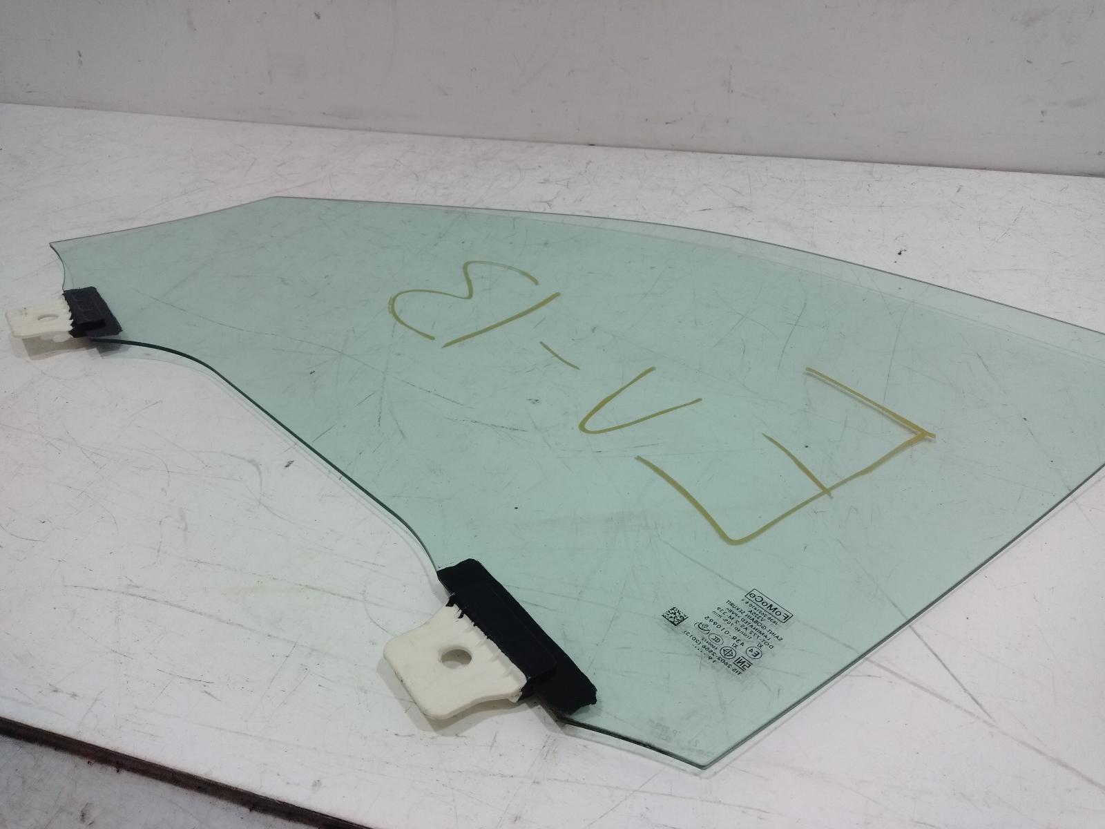 Right_Front_Door_Window