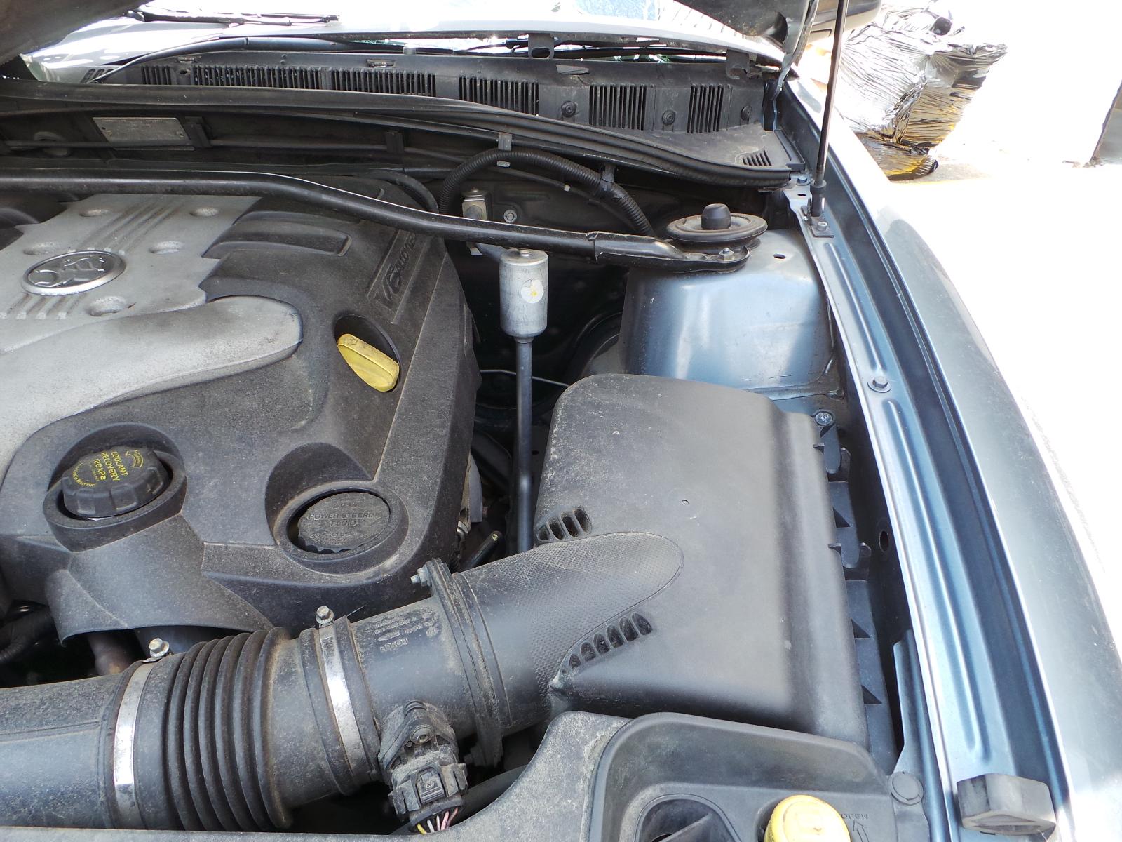 Holden Adventra - VZ 2005-2007