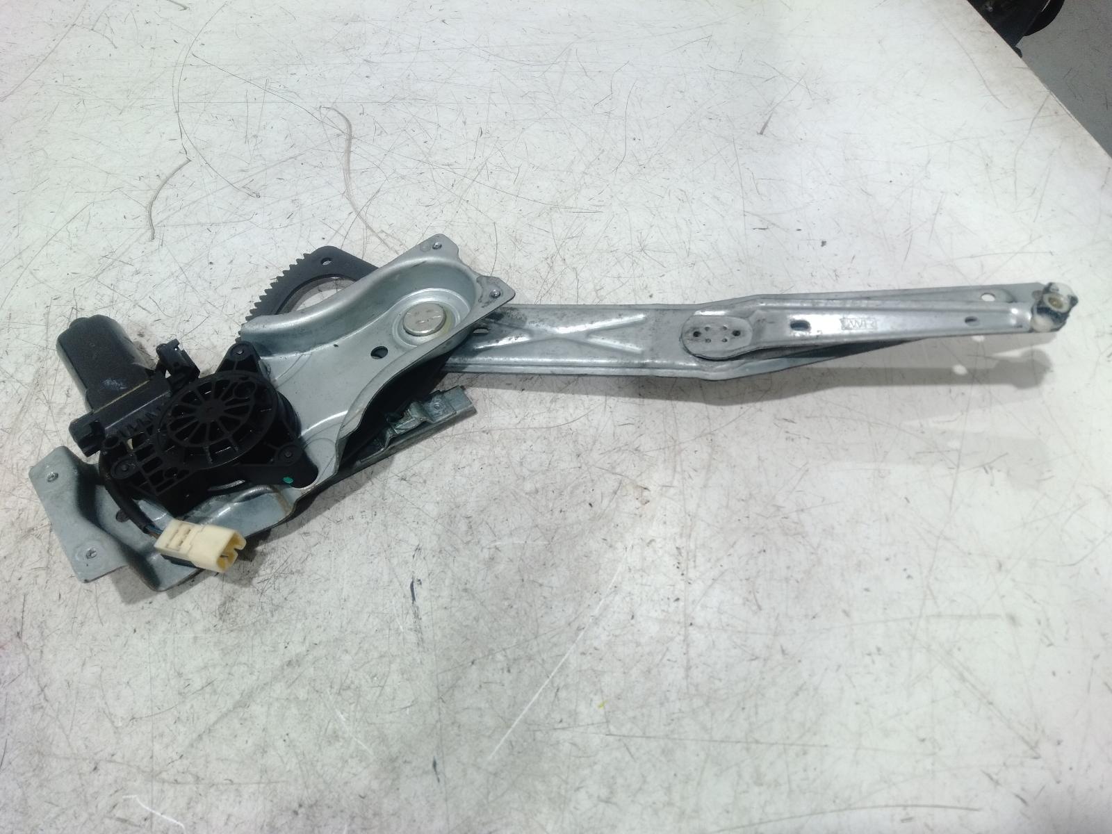 Right Front Window Reg Motor