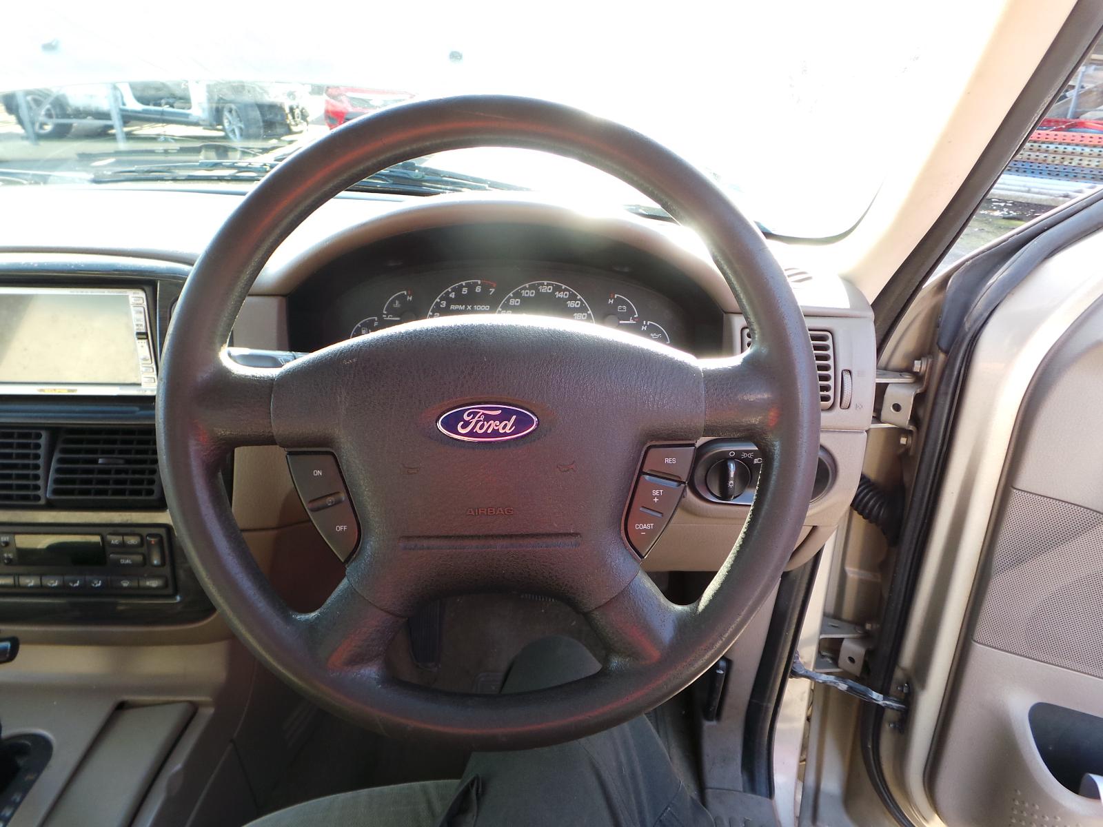 Ford Explorer - UT 2001-2005