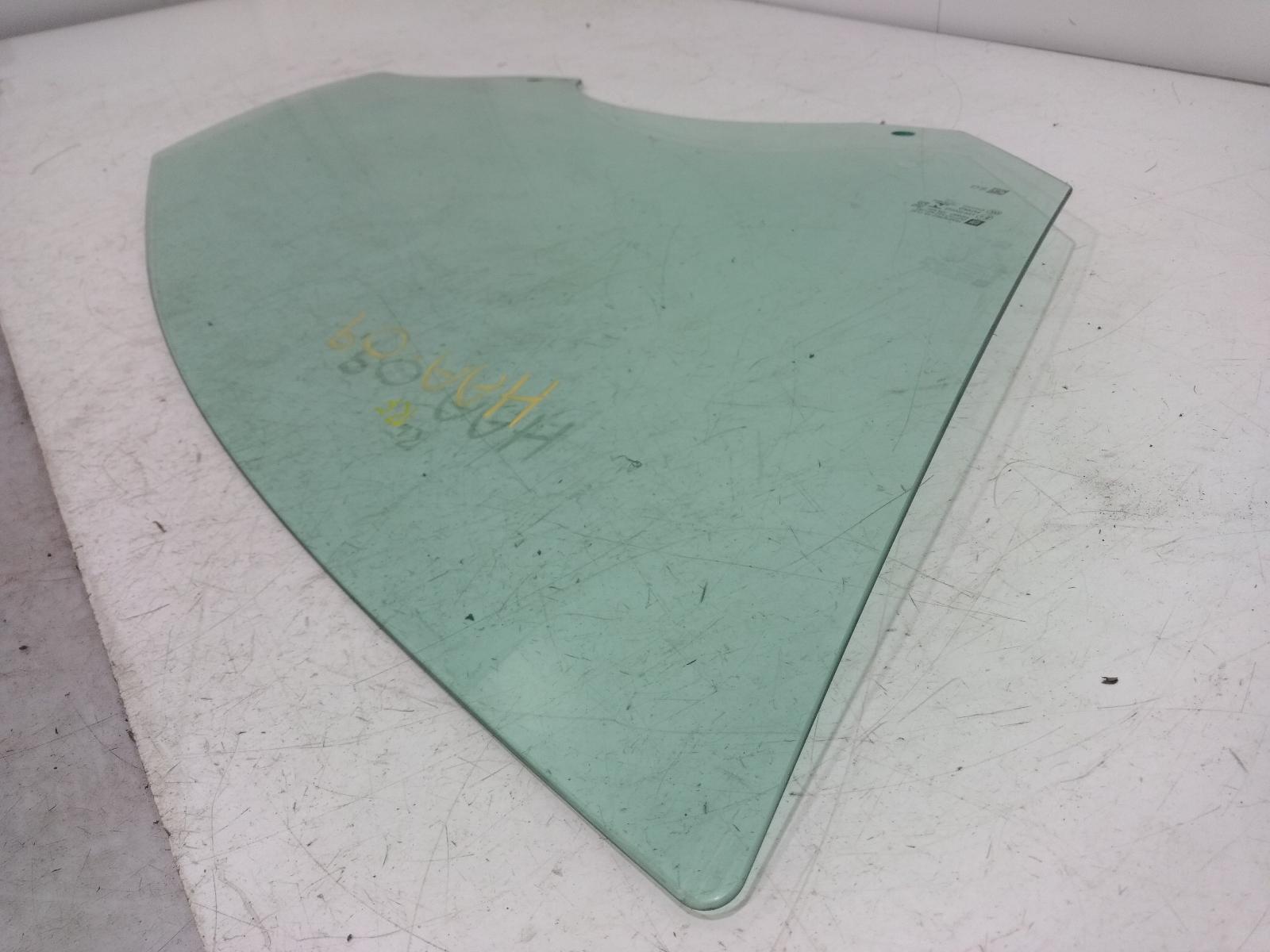 Right_Front_Door_Window