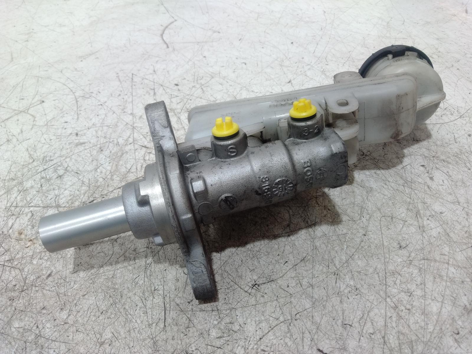 Master_Cylinder