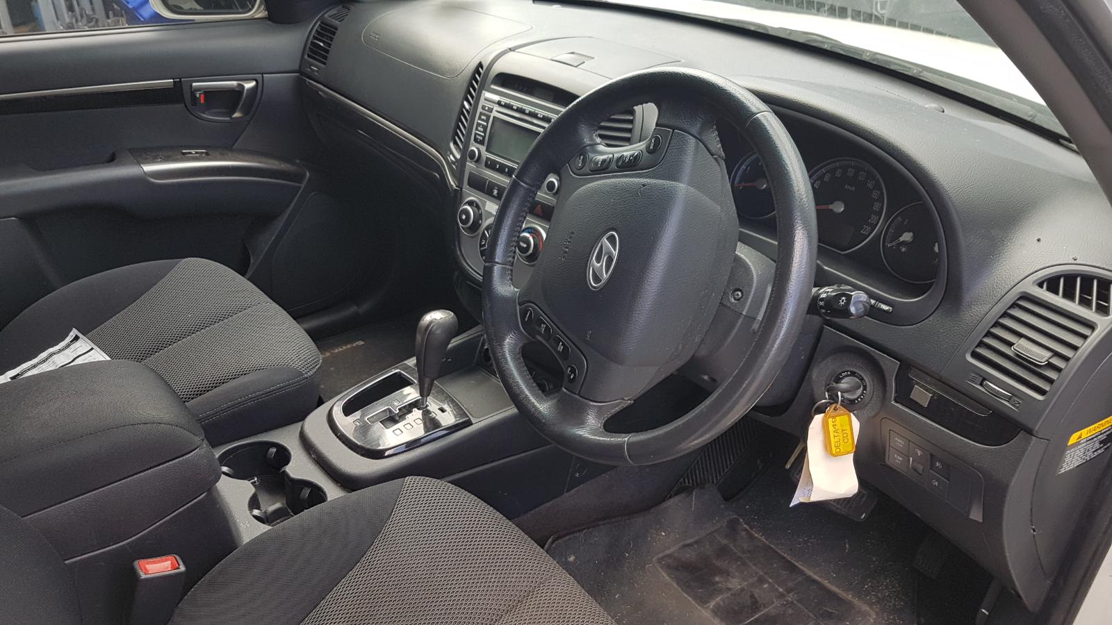 Hyundai Santa Fe - 2006-2012