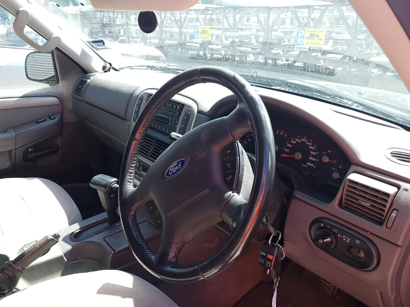 Ford Explorer - UT 2001-2005