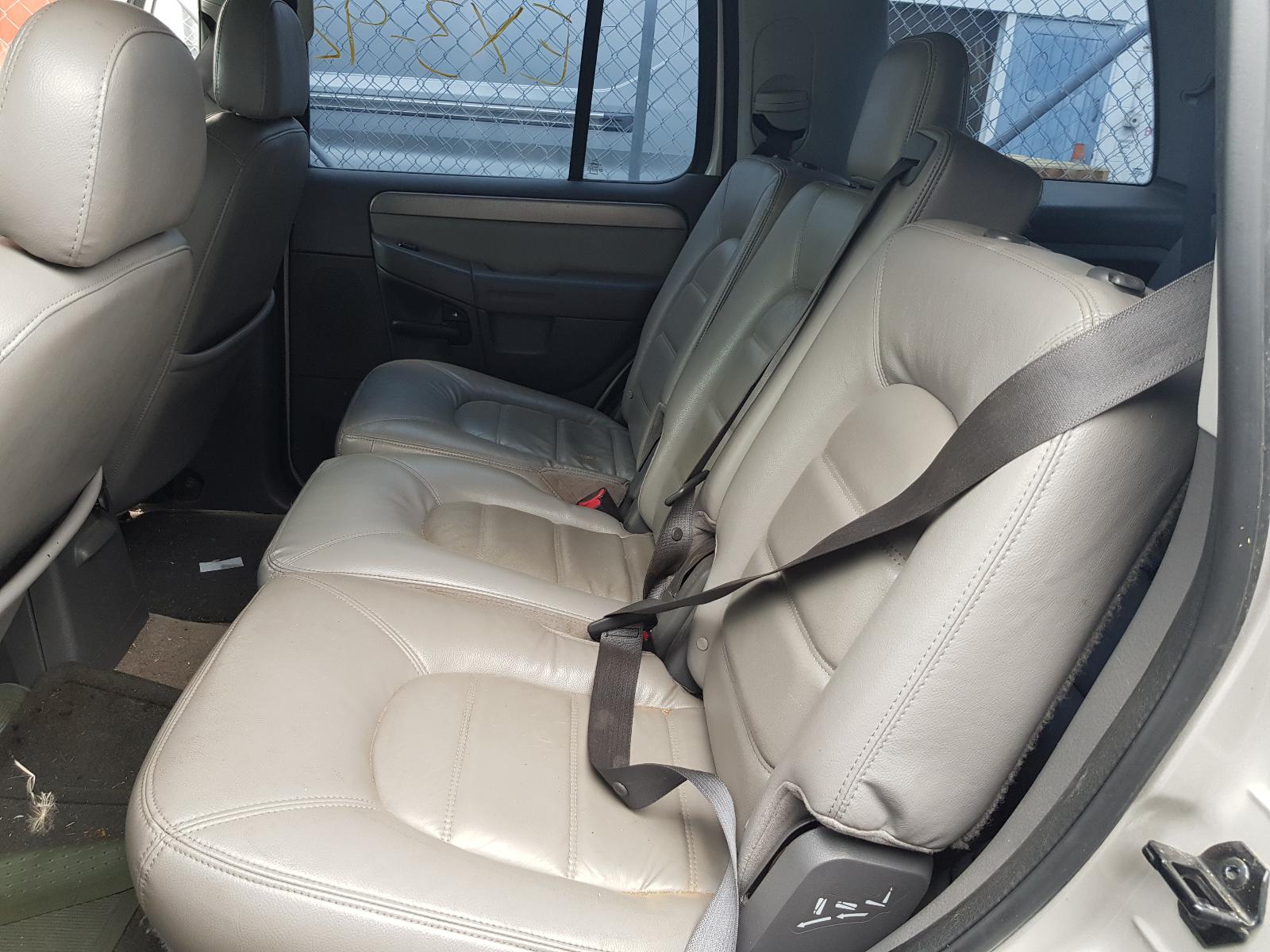 Ford Explorer - UT 2001-2005