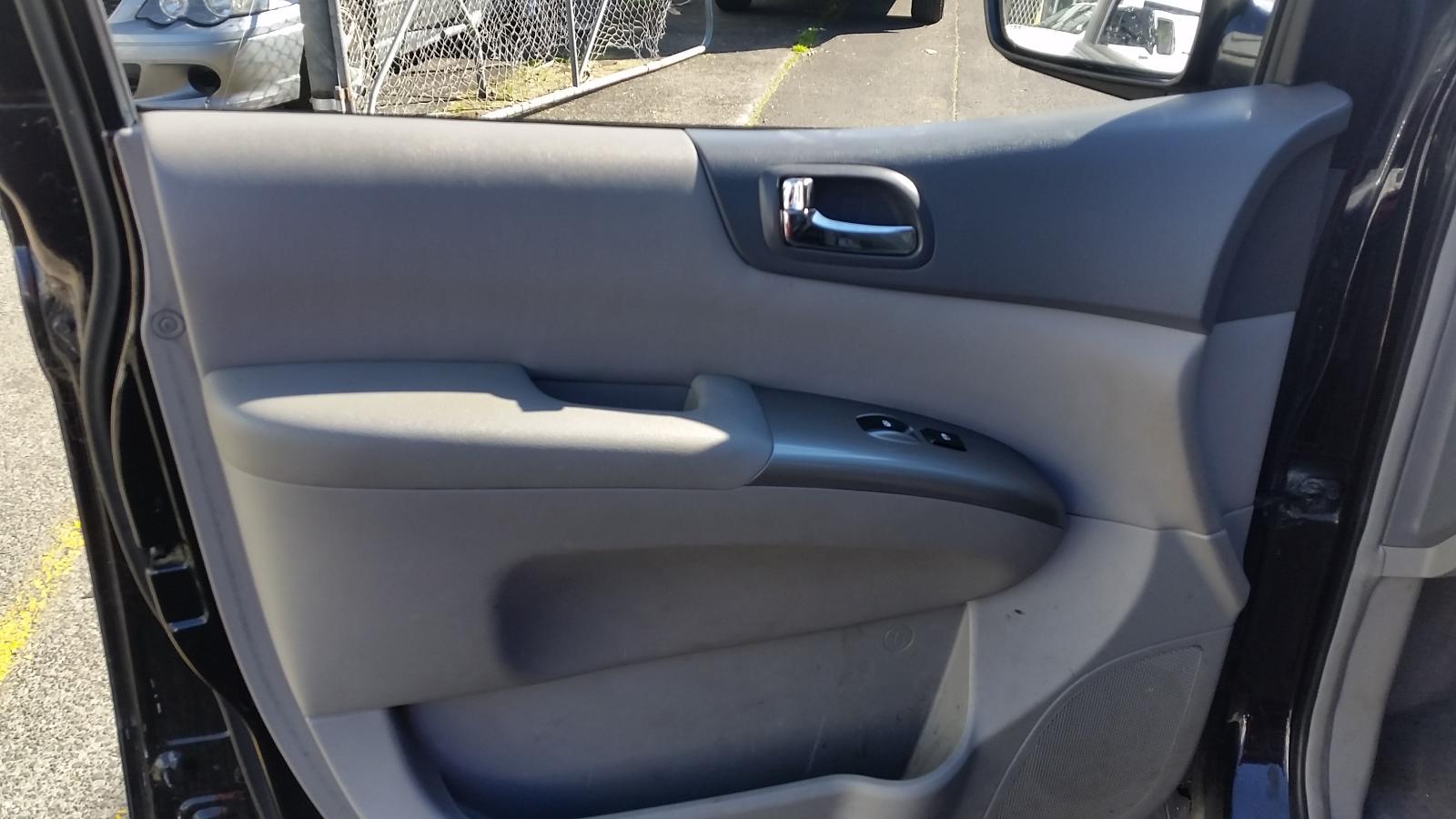 KIA Carnival - 2nd Gen 2006-2014