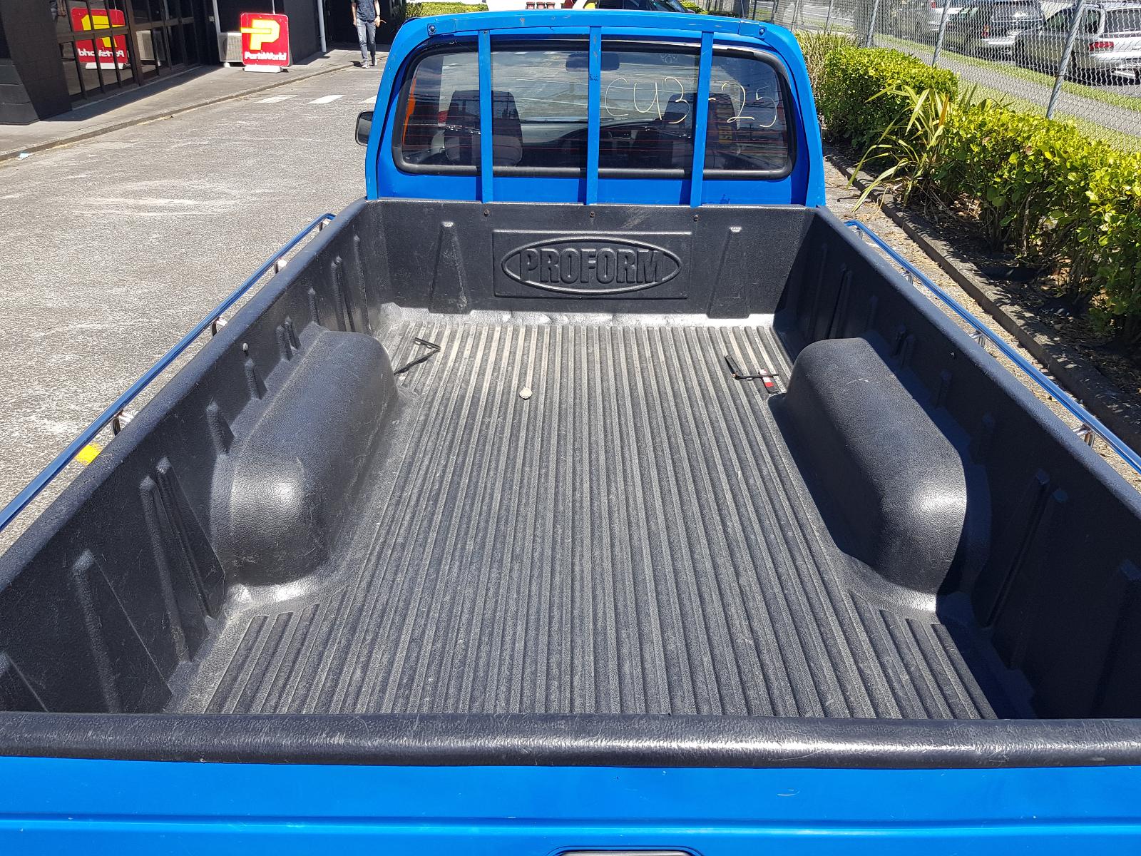 Ford Courier - 03-05