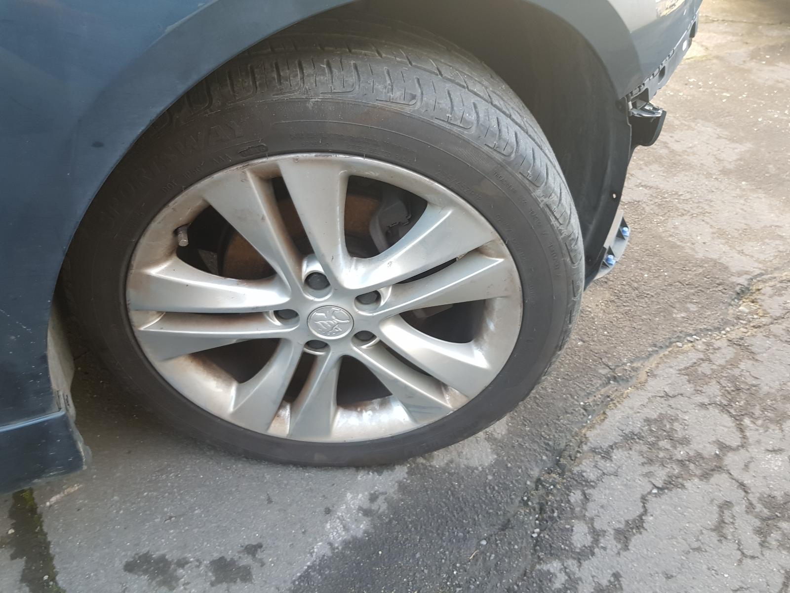 Holden Cruze - 2009-Present