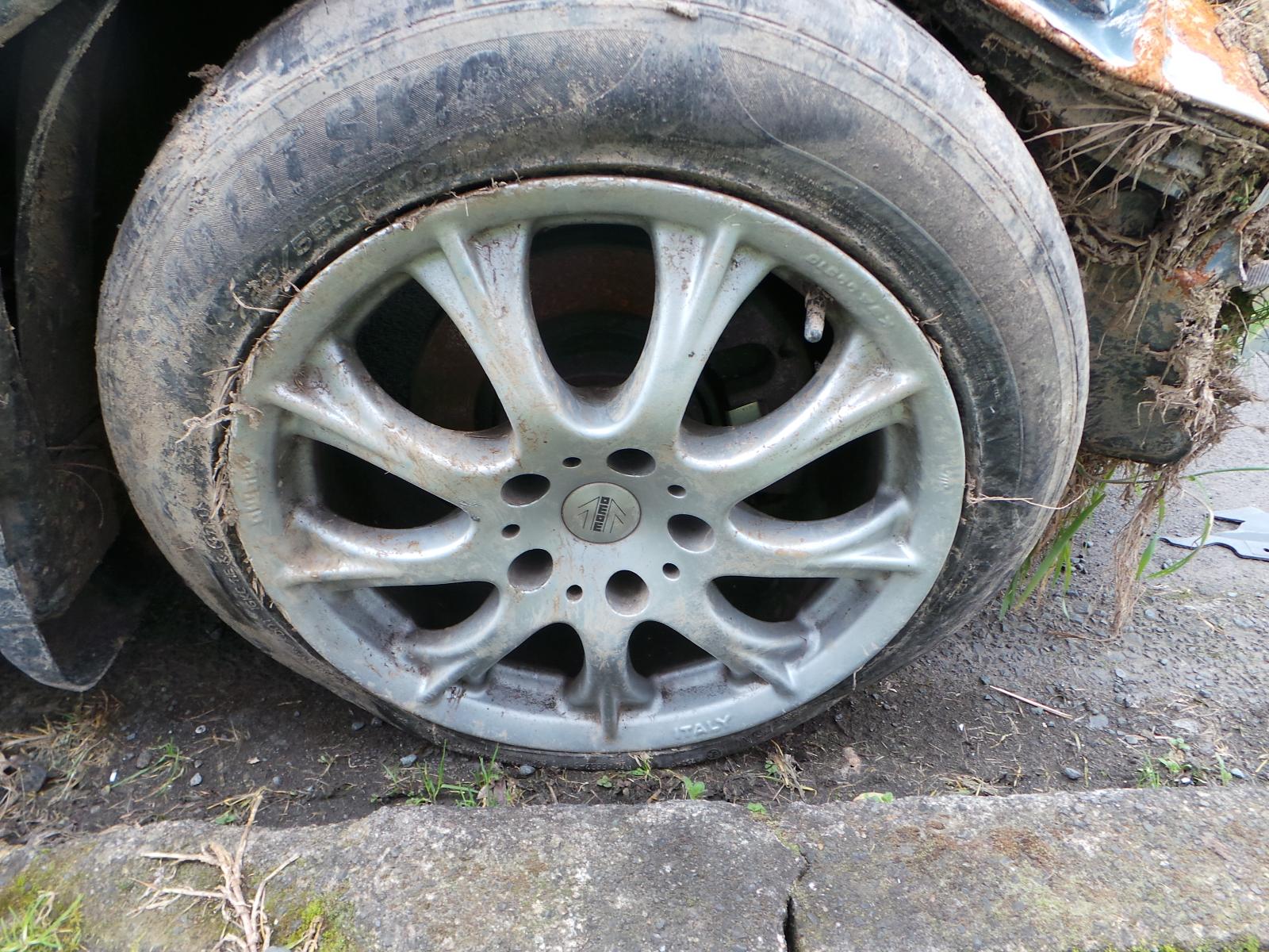 Holden Crewman - VZ  2004-2007