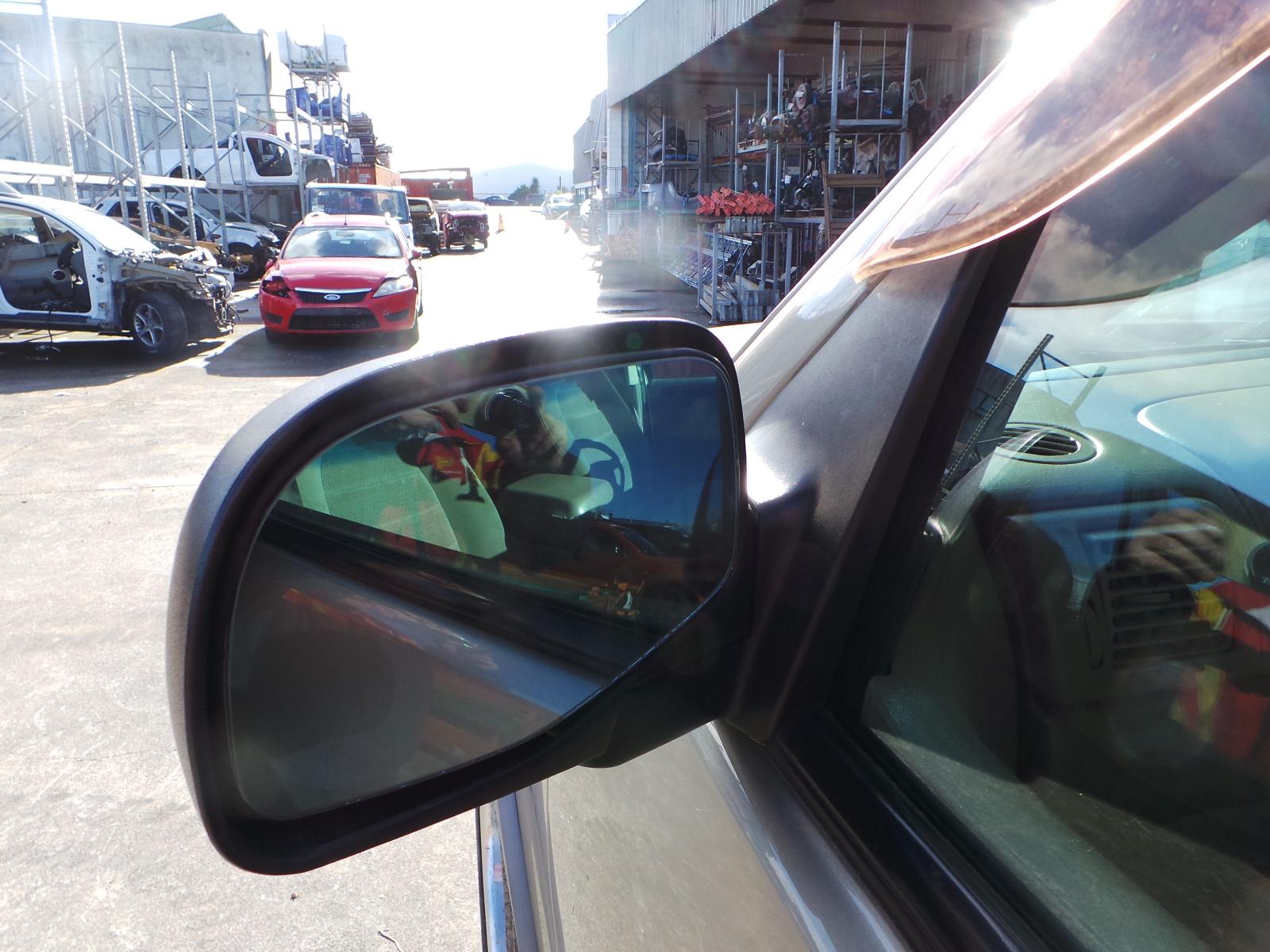 Ford Explorer - UT 2001-2005