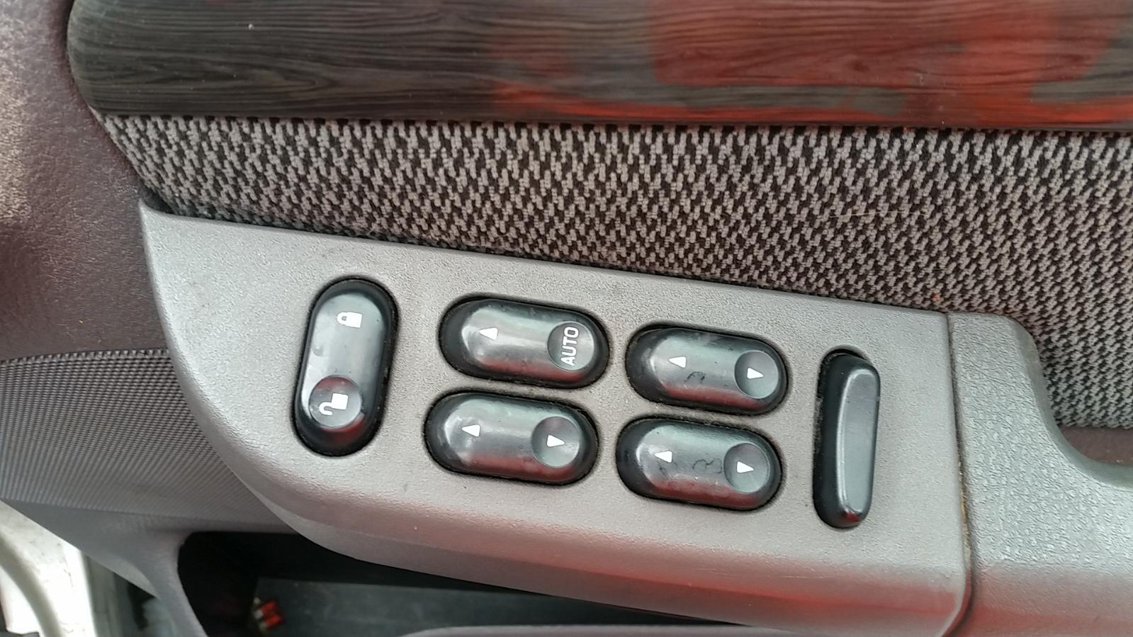 Ford Explorer - UT 2001-2005