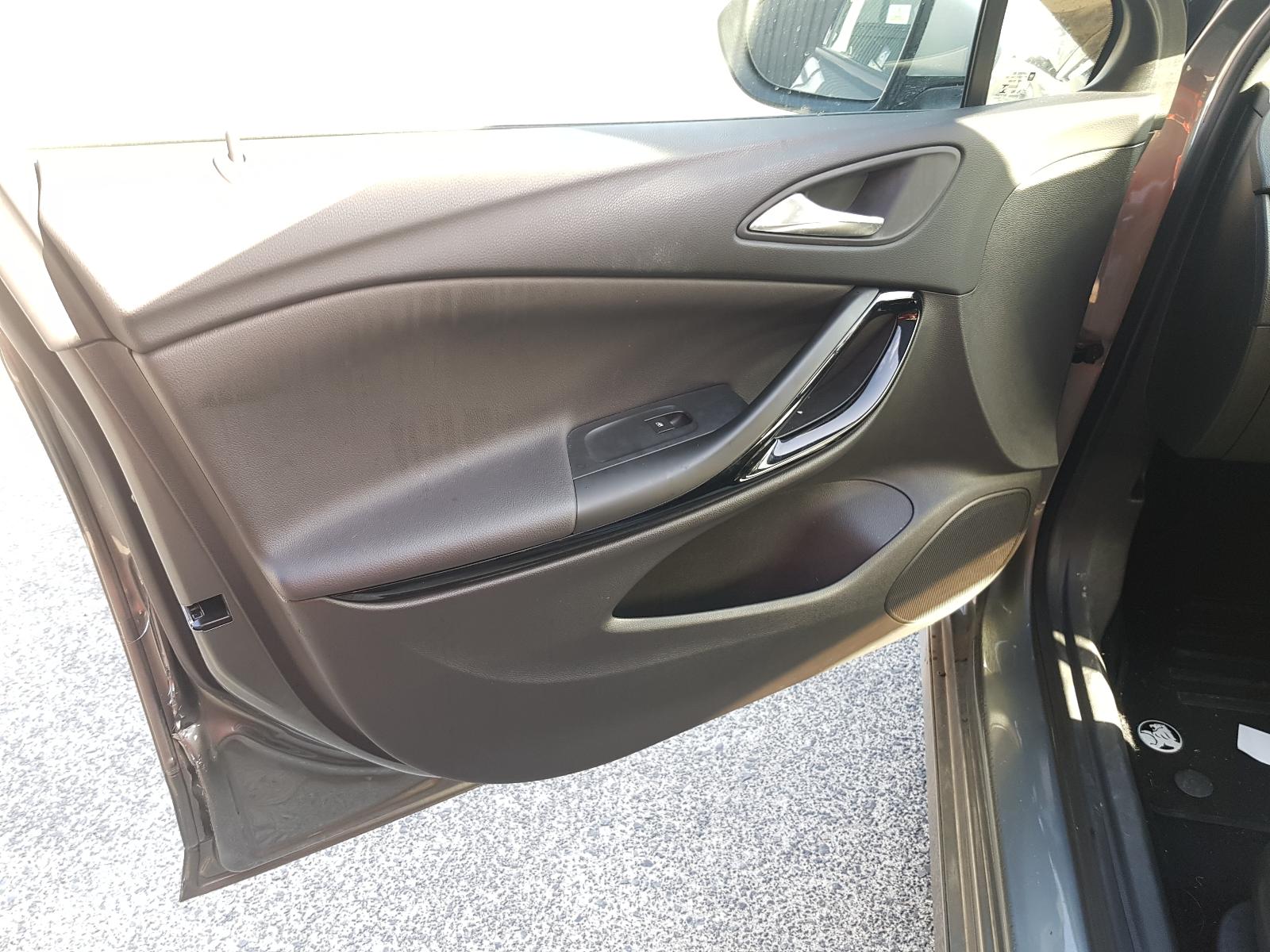 Holden Astra - J 2009-Present