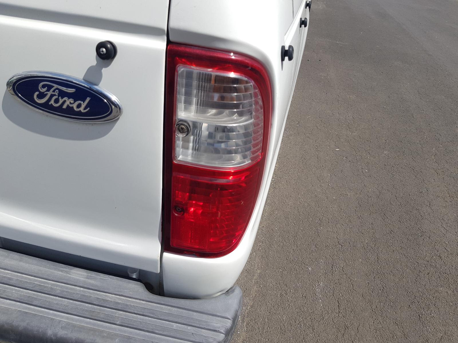 Ford Courier - UT 2005-2006