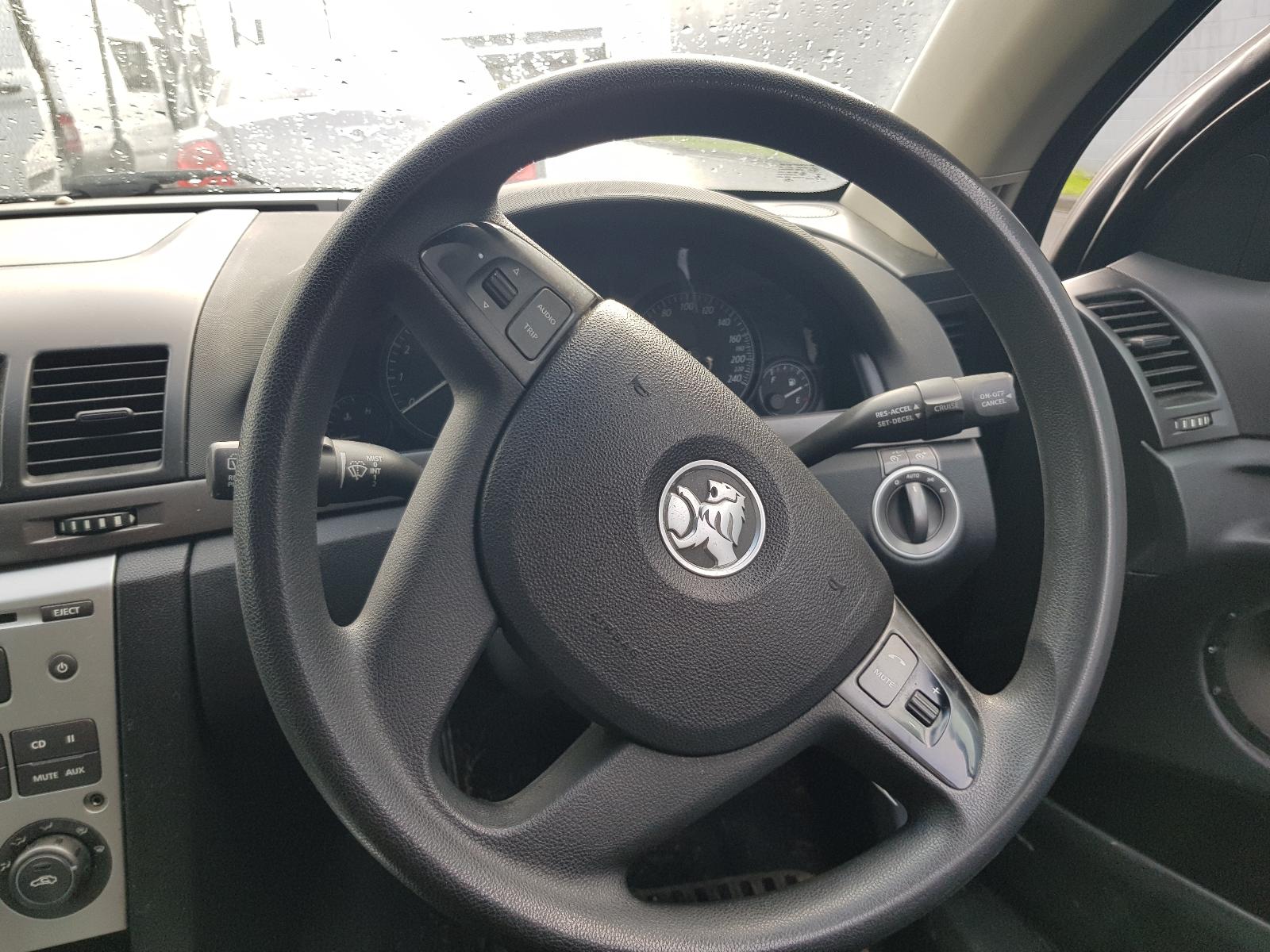 Holden Commodore - VE Omega 06-