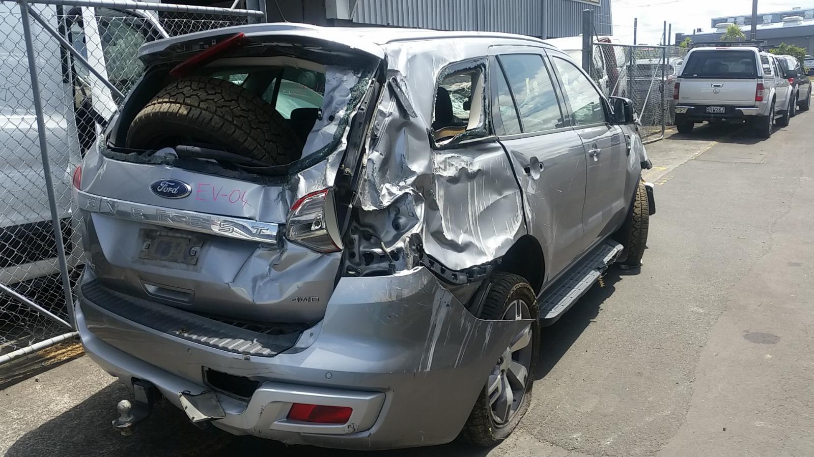 Ford Everest - UA 15-