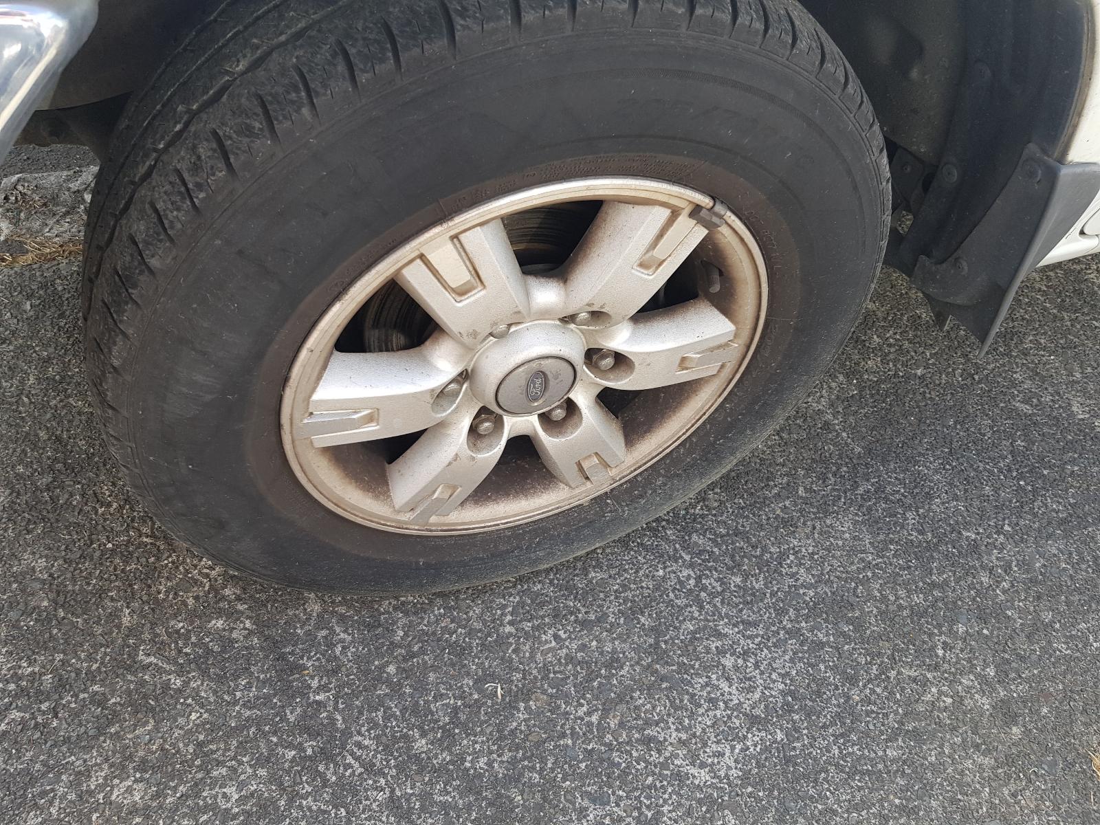 Ford Courier - UT 2005-2006